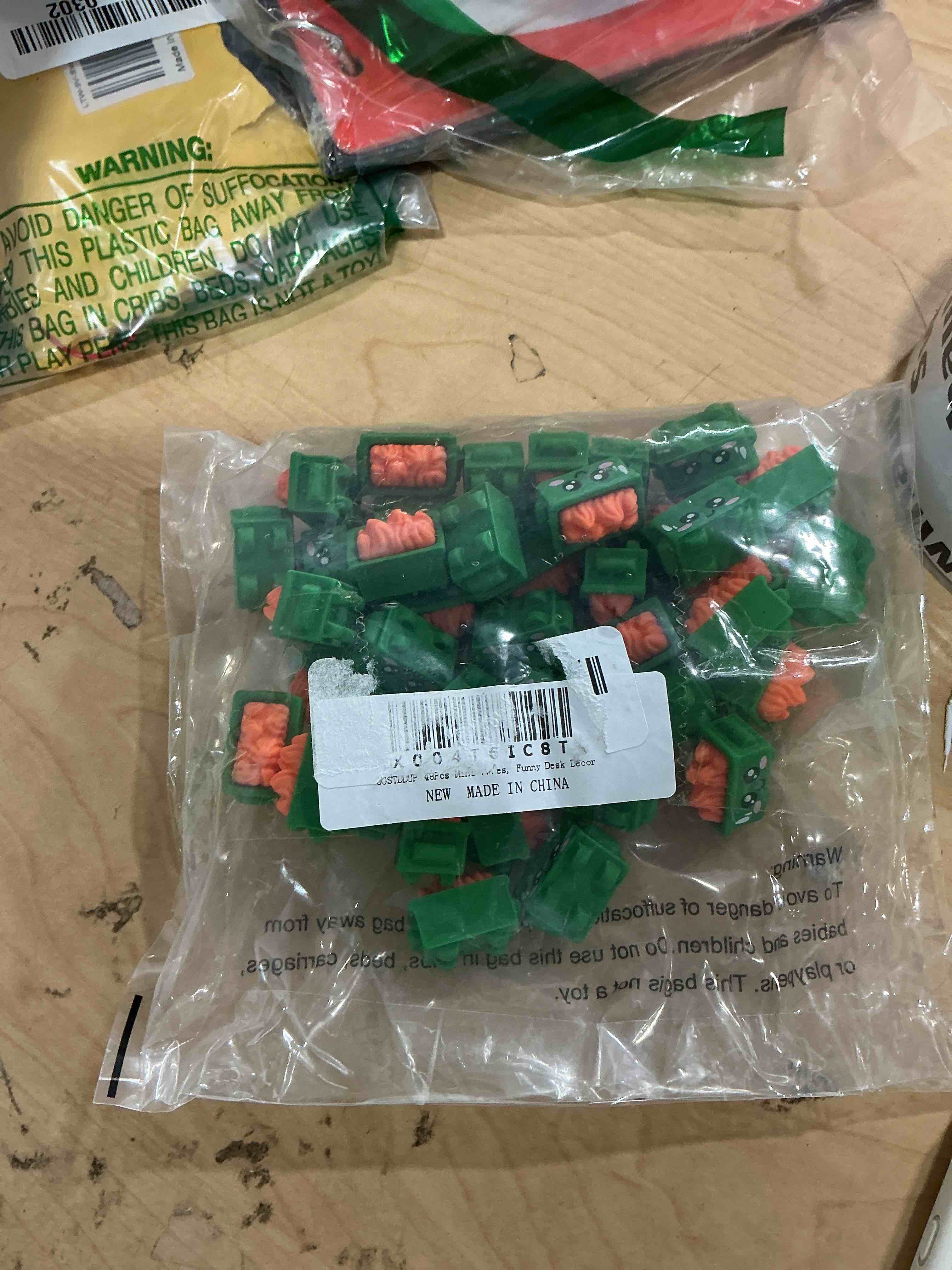 Condition photo showing Good Condition for 48pcs mini dumpster fire figurines, resin dumpster trash with fire | emotional dumpster fire desk accessories, funny desk decor for staff, teacher office, coworker, nurse (6 colours)
