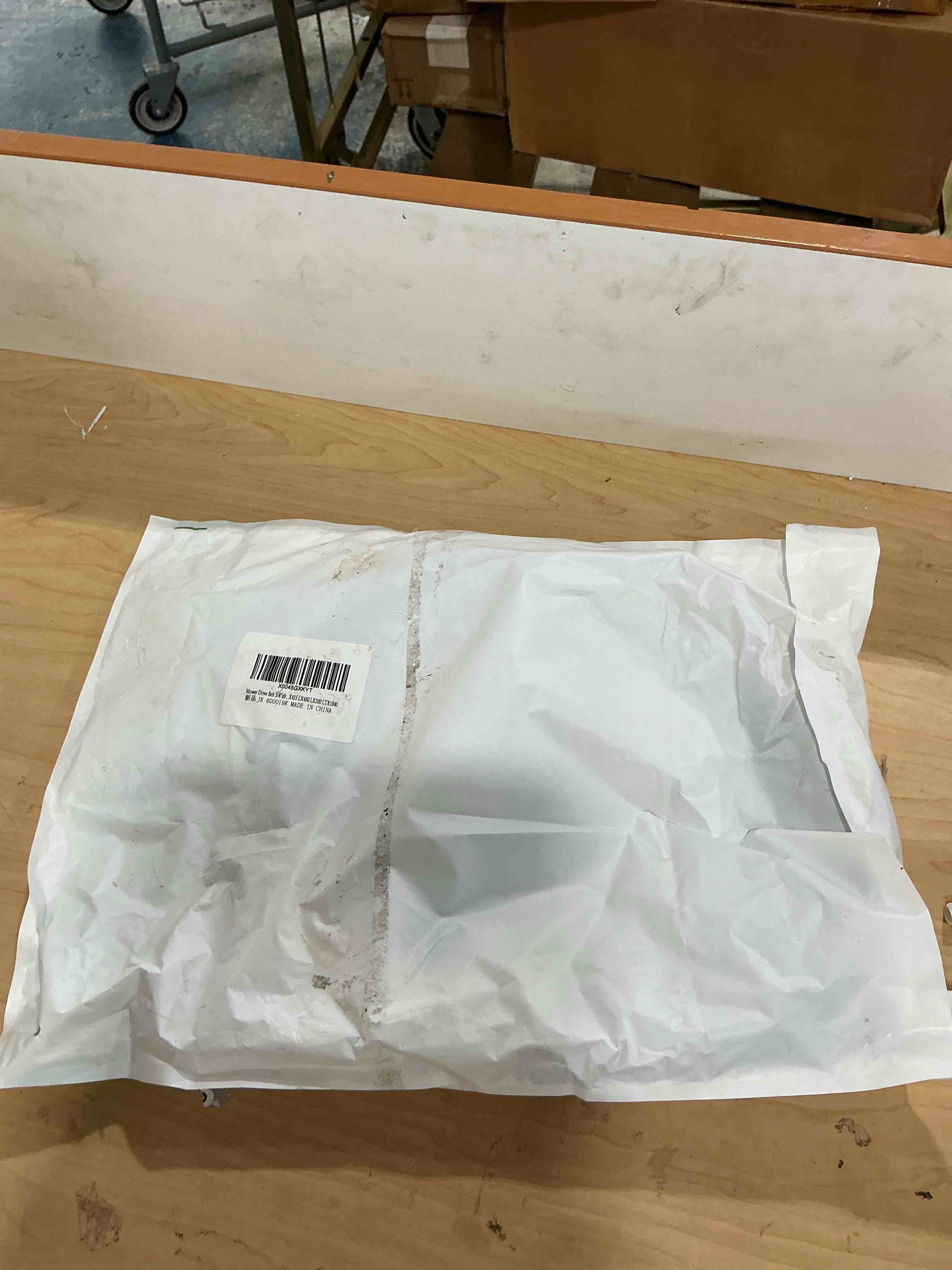 Condition photo showing New/Like New for mower drive belt 5/8"x90.5" fits for cub cadet mtd 754-0467 754-0467a 954-0467 954-0467a, fits for toro lx420 lx423 lx425 lx460 lx500 ltx1040