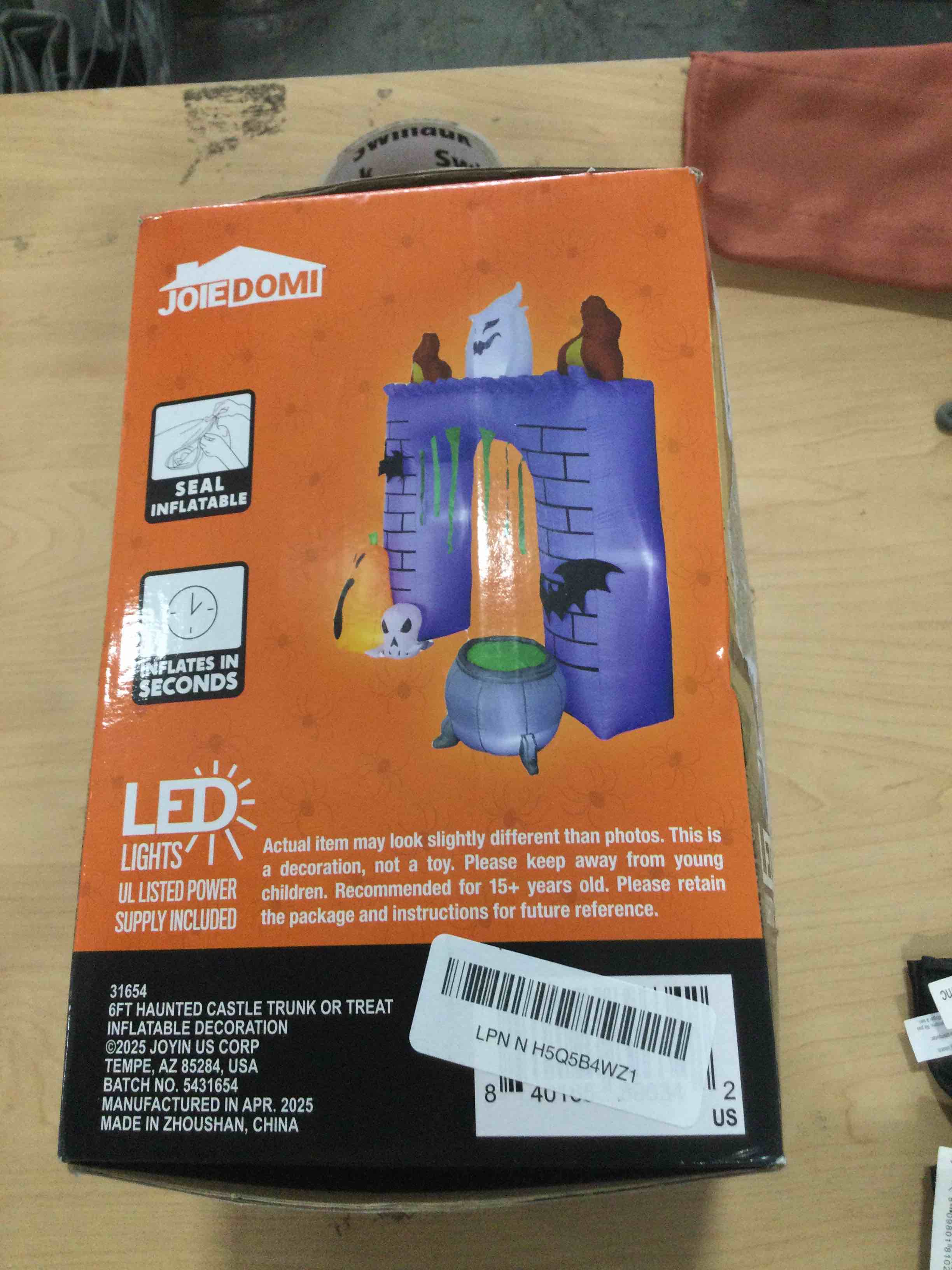 Condition photo showing New/Like New for joiedomi 6 ft halloween inflatable outdoor decorations, trunk or treat car decorations, halloween blow ups haunted castle with build-in leds, inflatable pumpkin and ghost for outside decor