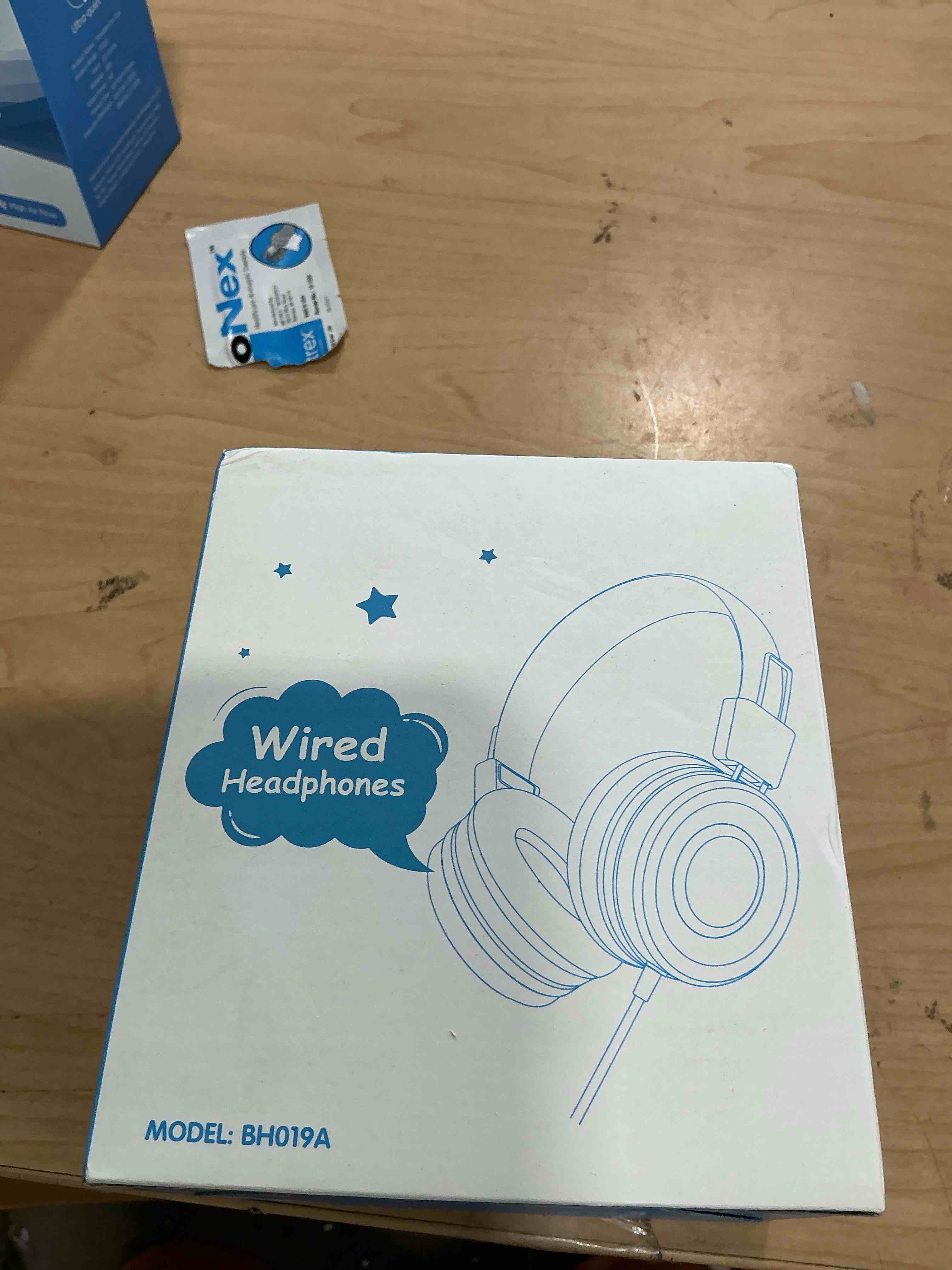 Condition photo showing New/Like New for bywulanda upgrade usb type c kids headphone for school, 94db safe volume limited, hd stereo sound, foldable lightweight on-ear headphones for boys/girls/students/tablet/travel (dark blue)