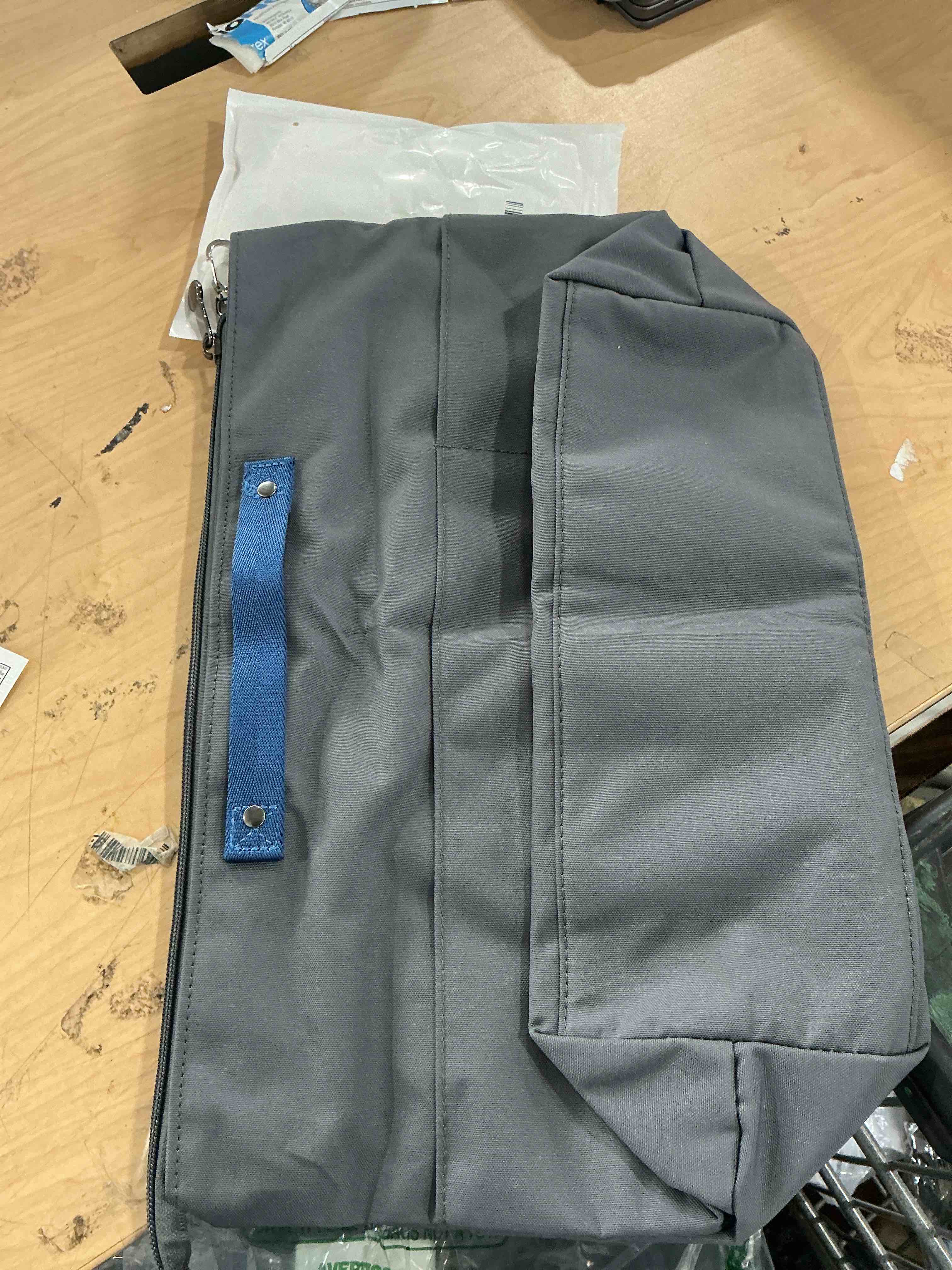Condition photo showing New/Like New for vercord purse insert organizers for tote handbag bag in bag with zipper liner bag organizer for women 14 pockets