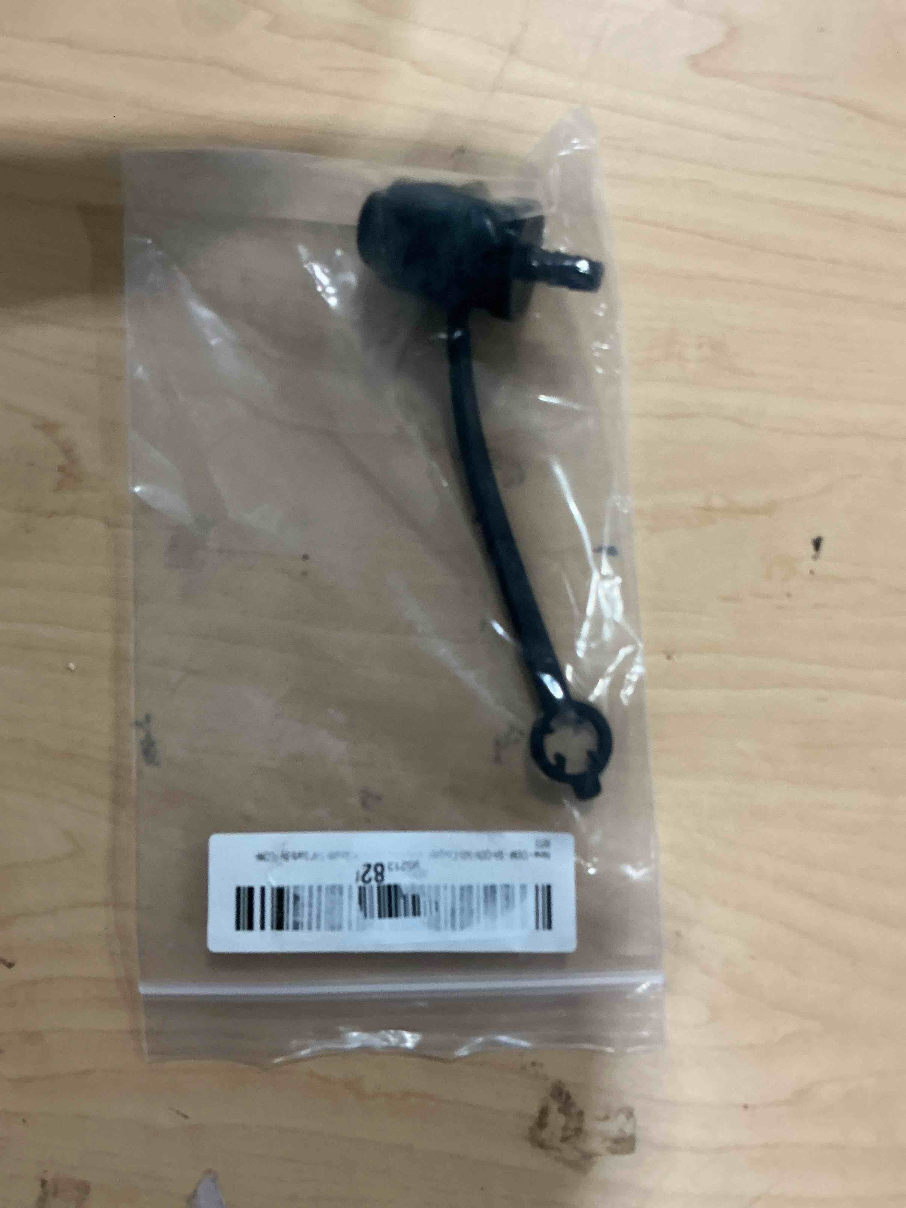 Condition photo showing New/Like New for ba-qdv-505 coupler - millennium evo, pro-fill or stealth 1/4” barb by flow- rite