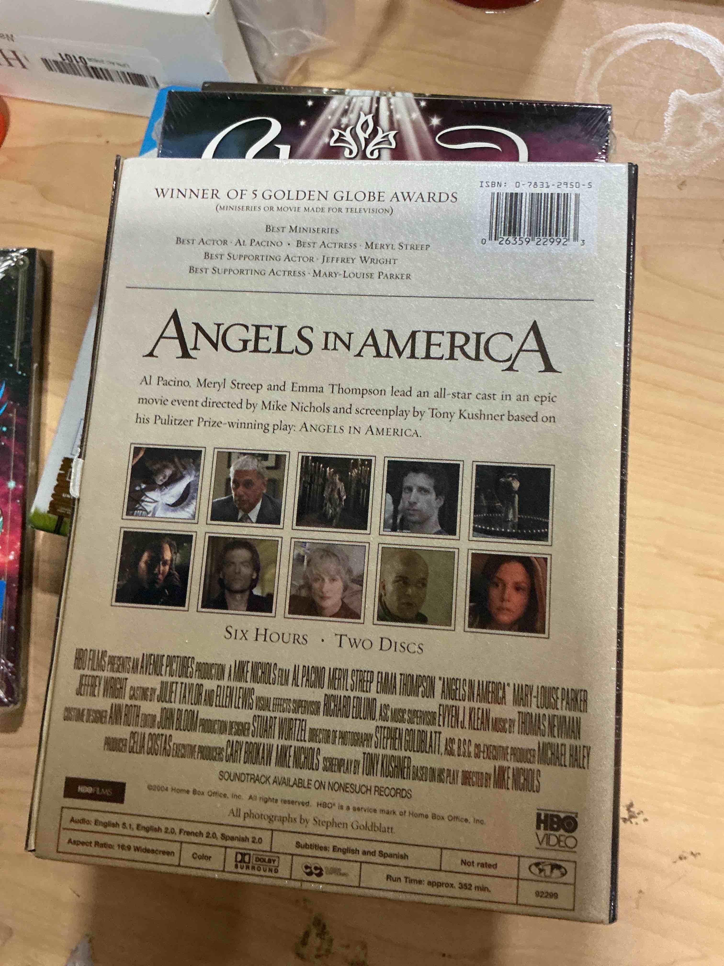 Condition photo showing New/Like New for angels in america (dvd)