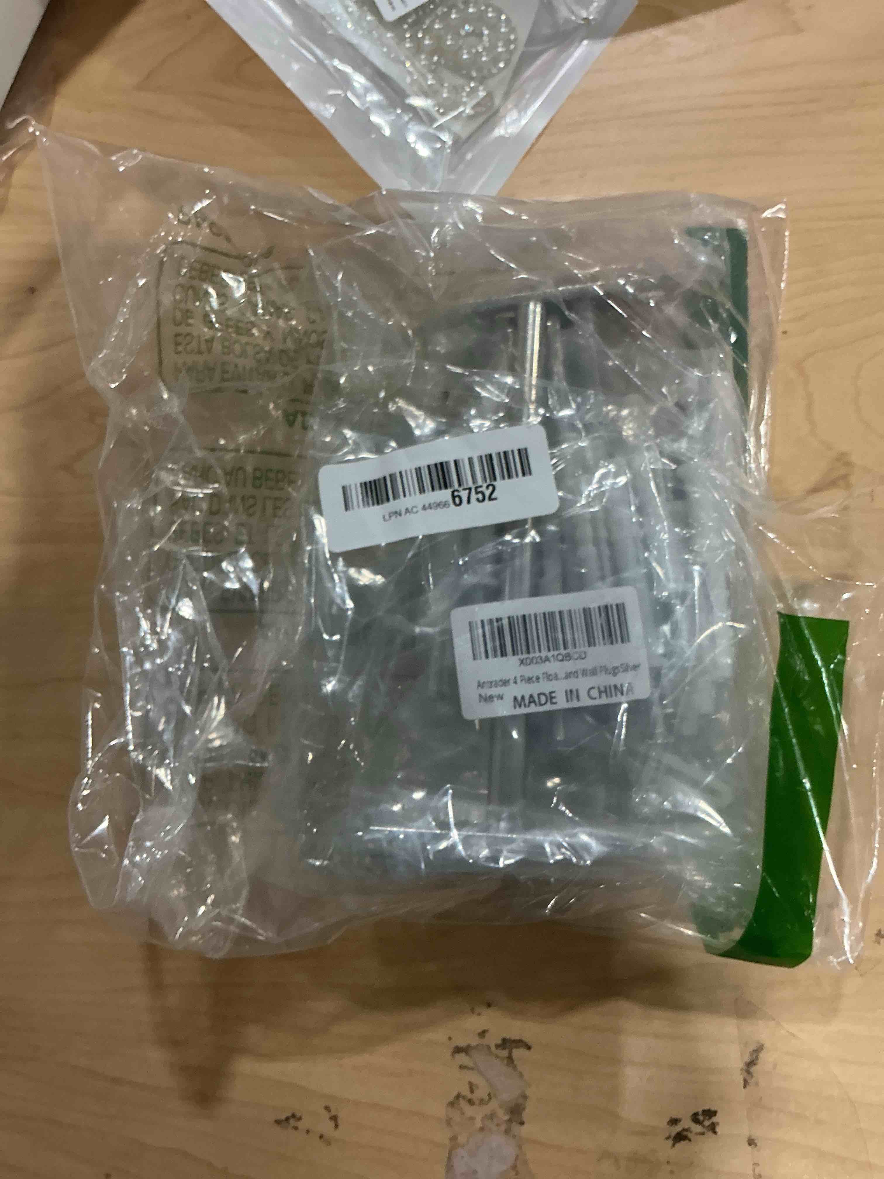 Condition photo showing New/Like New for 4 inches floating shelf brackets invisible shelf support - 4pcs