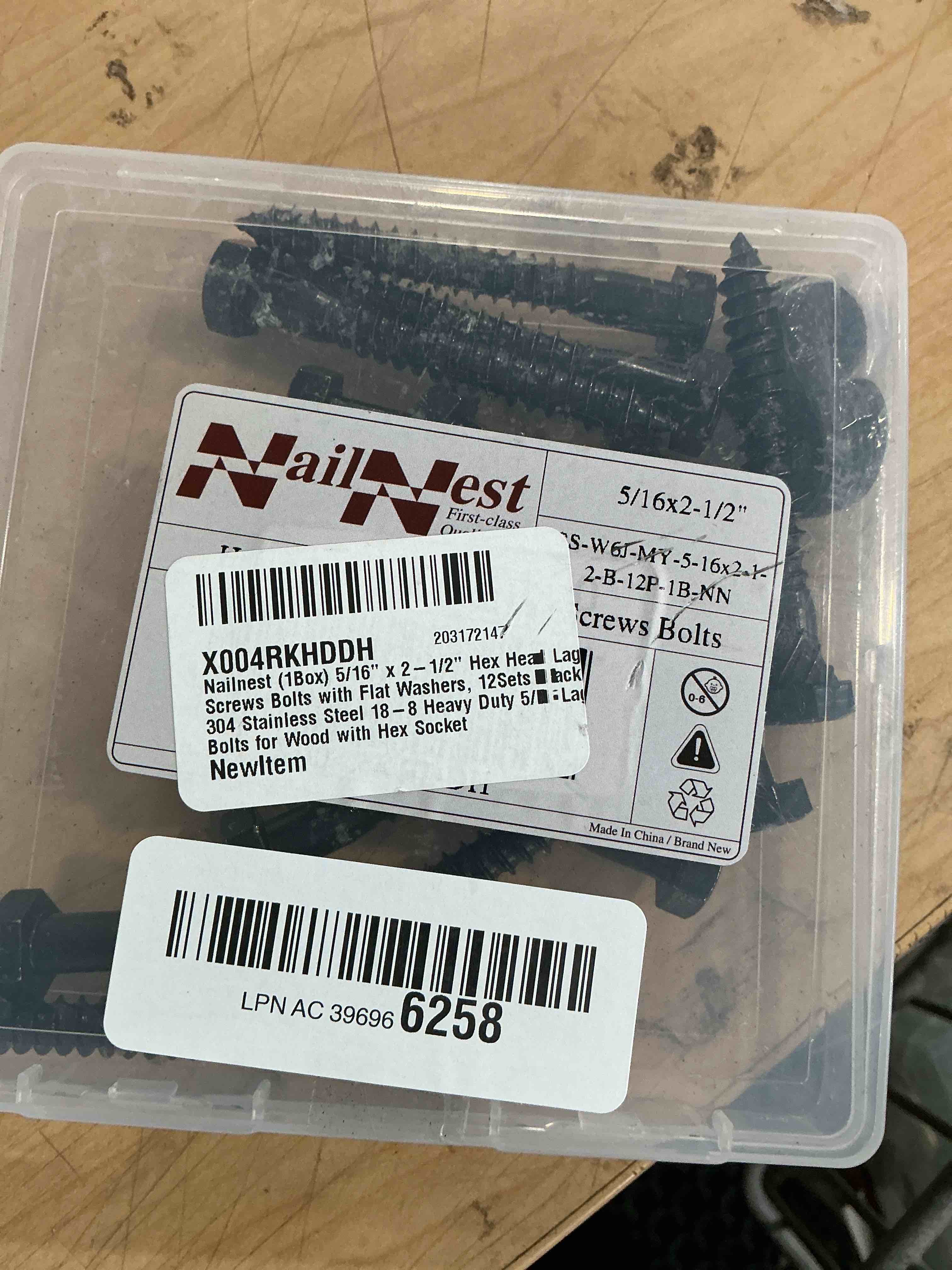 Condition photo showing New/Like New for mywish (12sets) 5/16" x 2-1/2" hex head lag bolts, heavy duty lag screws with washers, 304 stainless steel bolts 18-8, lag screws wood screws, partial thread black oxide, 5/16 bolt