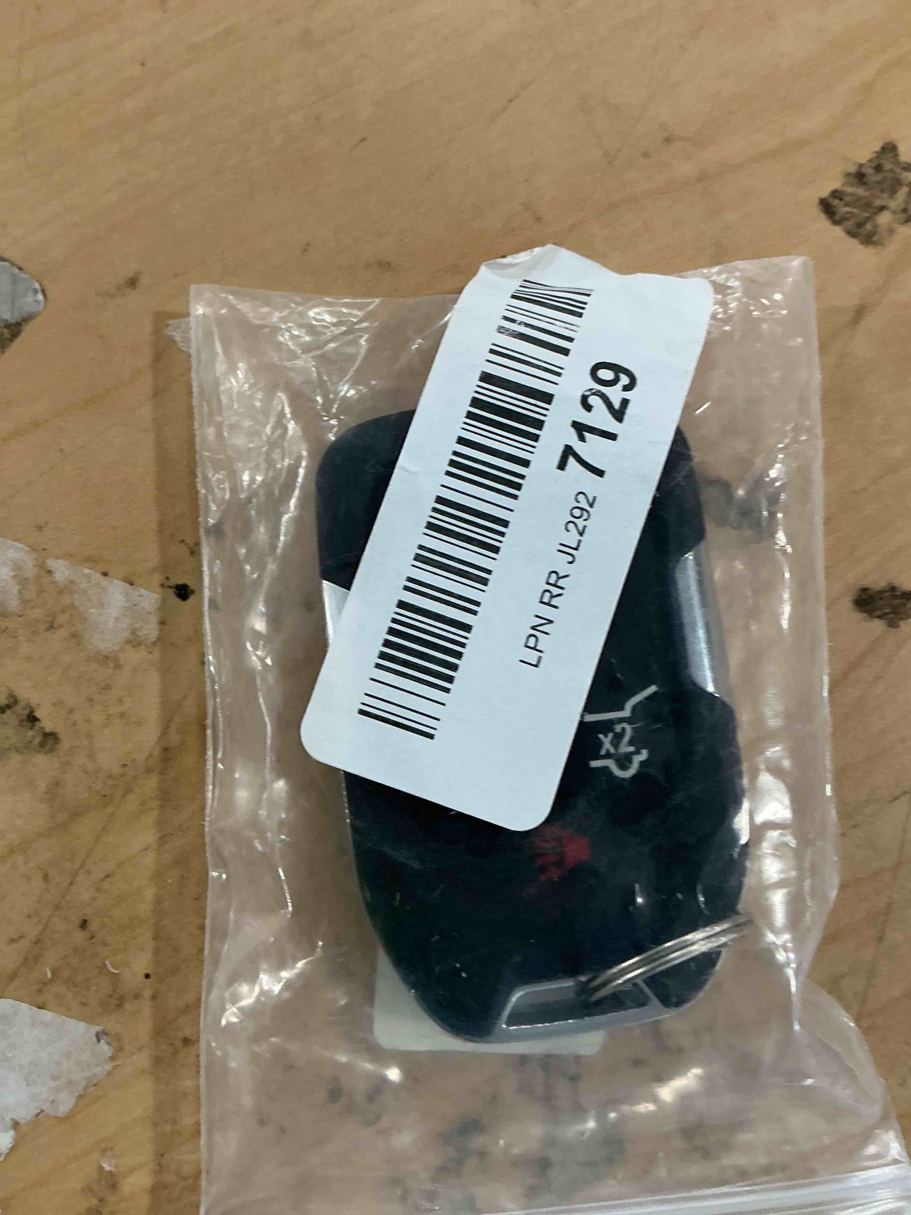 Condition photo showing New/Like New for replacement car key fob smart proximity keyless entry remote control compatible for gmc yukon xl denali chevy suburban tahoe 2015 2016 2017 2018 2019 2020 hyq1aa ?13580804 315mhz