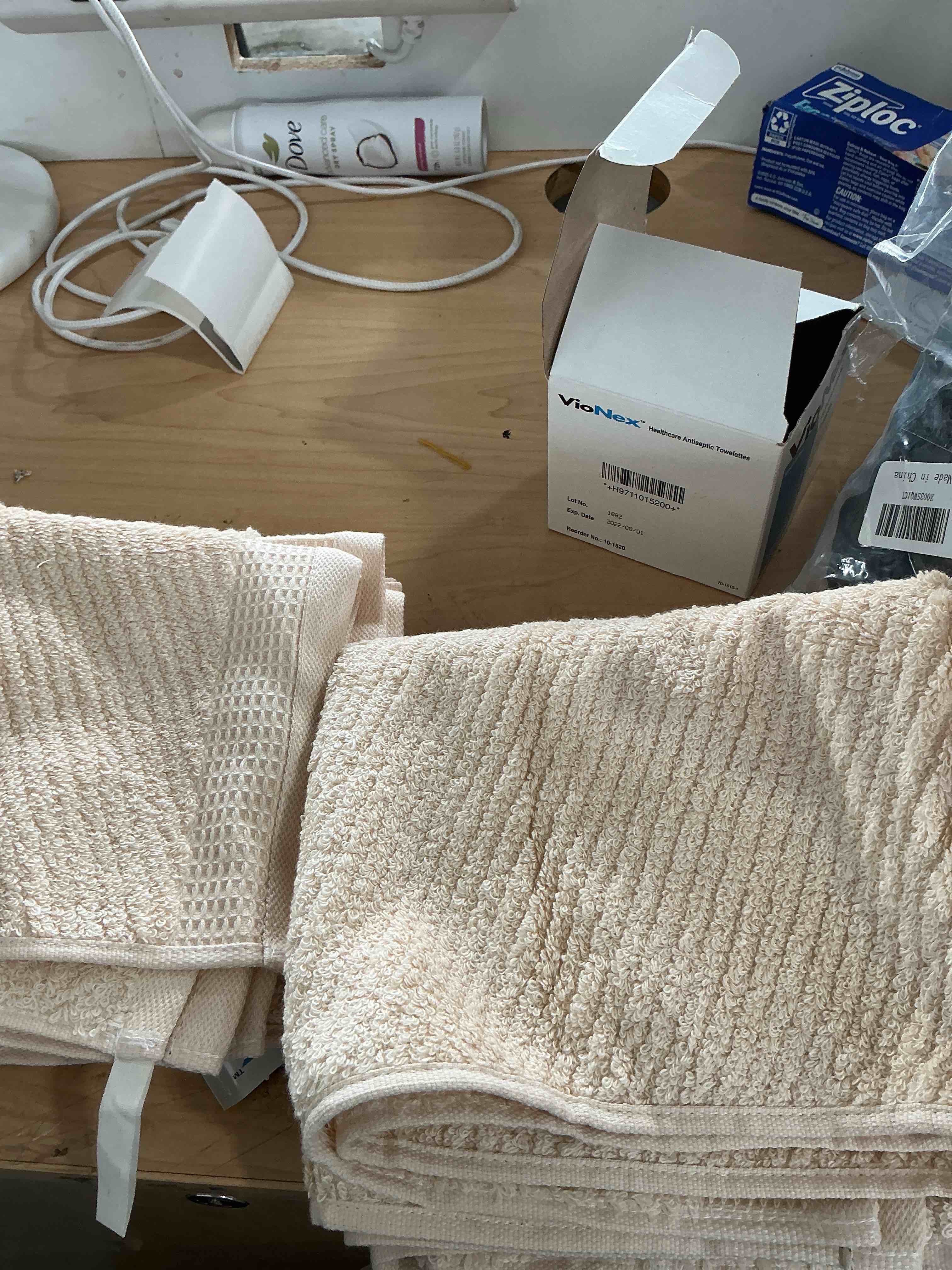 Condition photo showing New/Like New for cotton paradise 100% cotton turkish towel set, soft absorbent quick dry, 6 piece towel set, beige beige 6 piece towel set