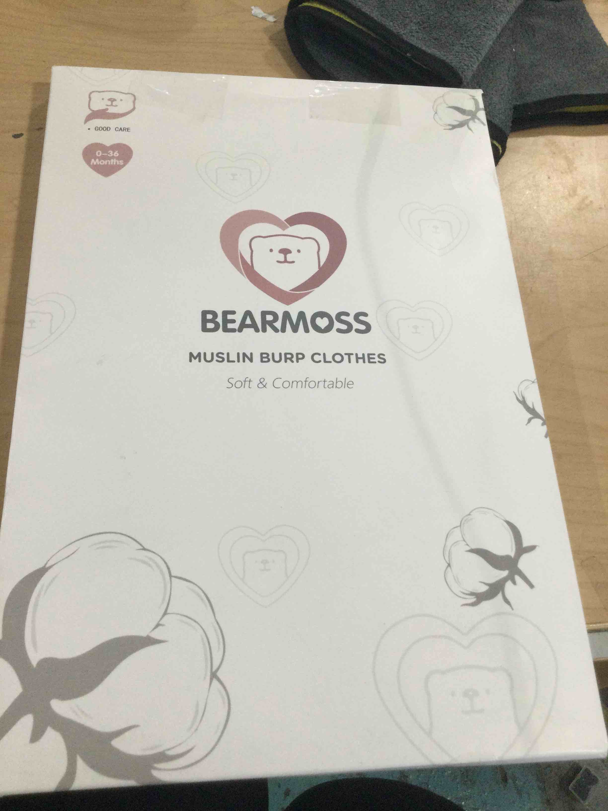 Condition photo showing New/Like New for bearmoss 6 pack muslin burp cloths for baby, 100% cotton soft large burping cloths for unisex, boy, girl, 23.6" x 23.6" newborn essentials absorbent milk spit up rags (white apricot)