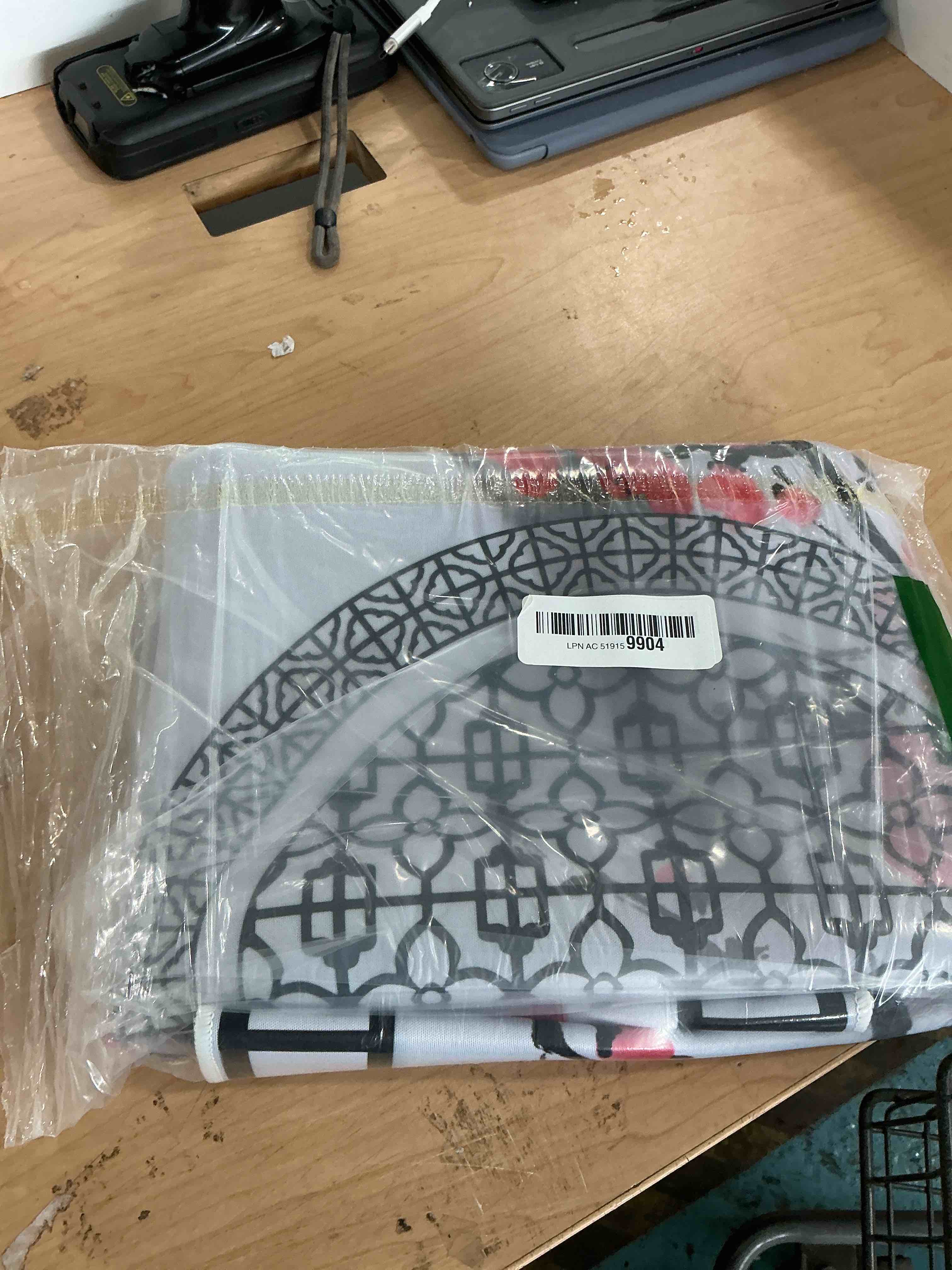 Condition photo showing New/Like New for icegrey mahjong mat anti slip noise reduction table cover for board games table mat, card games, tile games, style 4