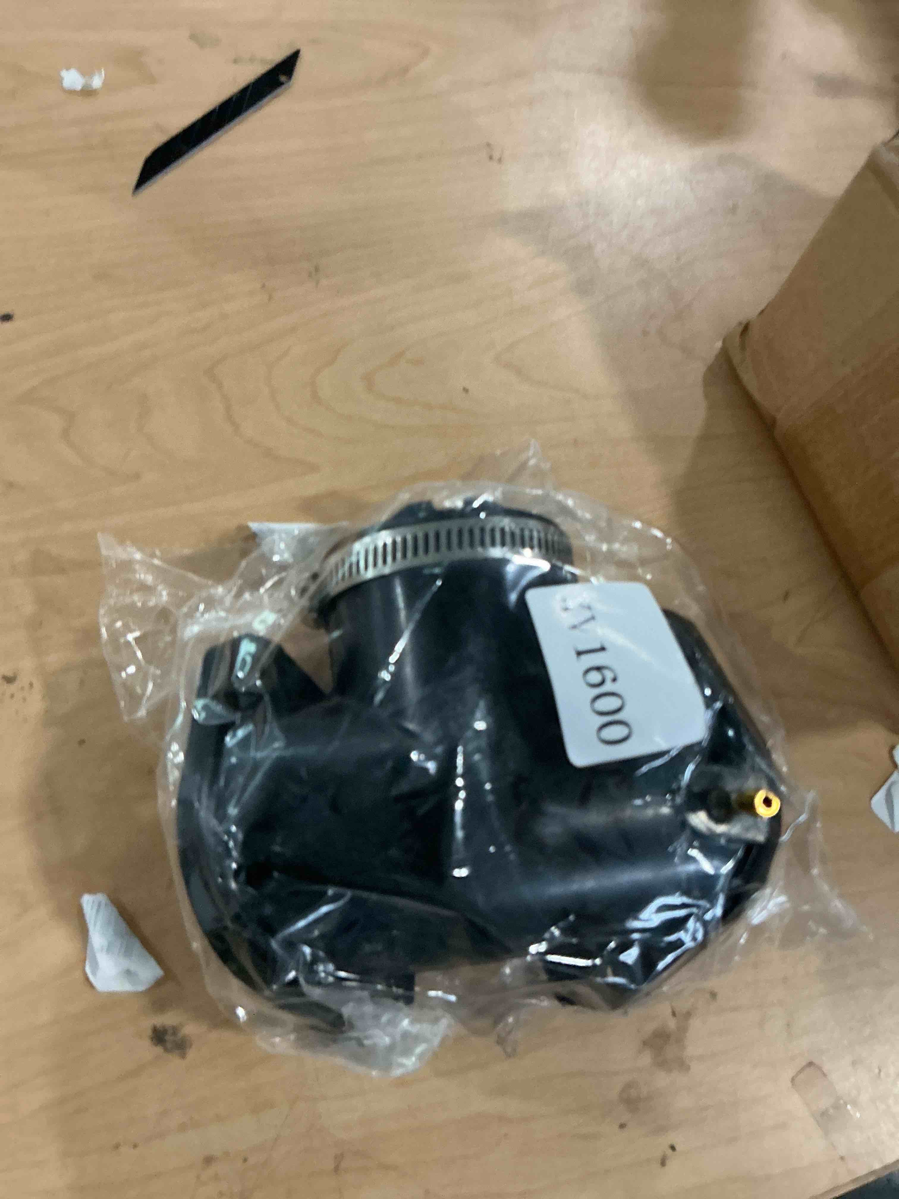 Condition photo showing New/Like New for carburetor joint intake manifold boot for yamaha road star 1600 xv1600 1999-2003 4wm-13586-01-00