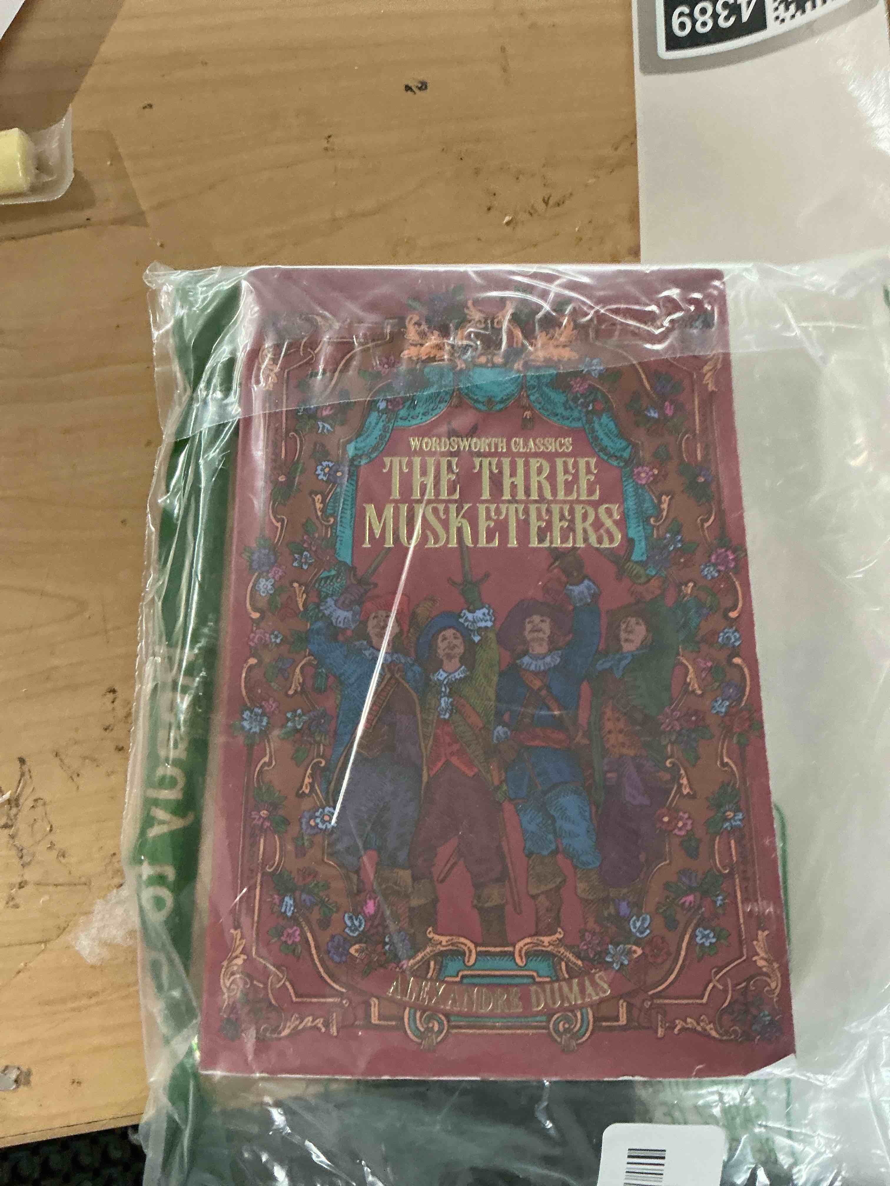 Condition photo showing New/Like New for the three musketeers (wordsworth classics)
