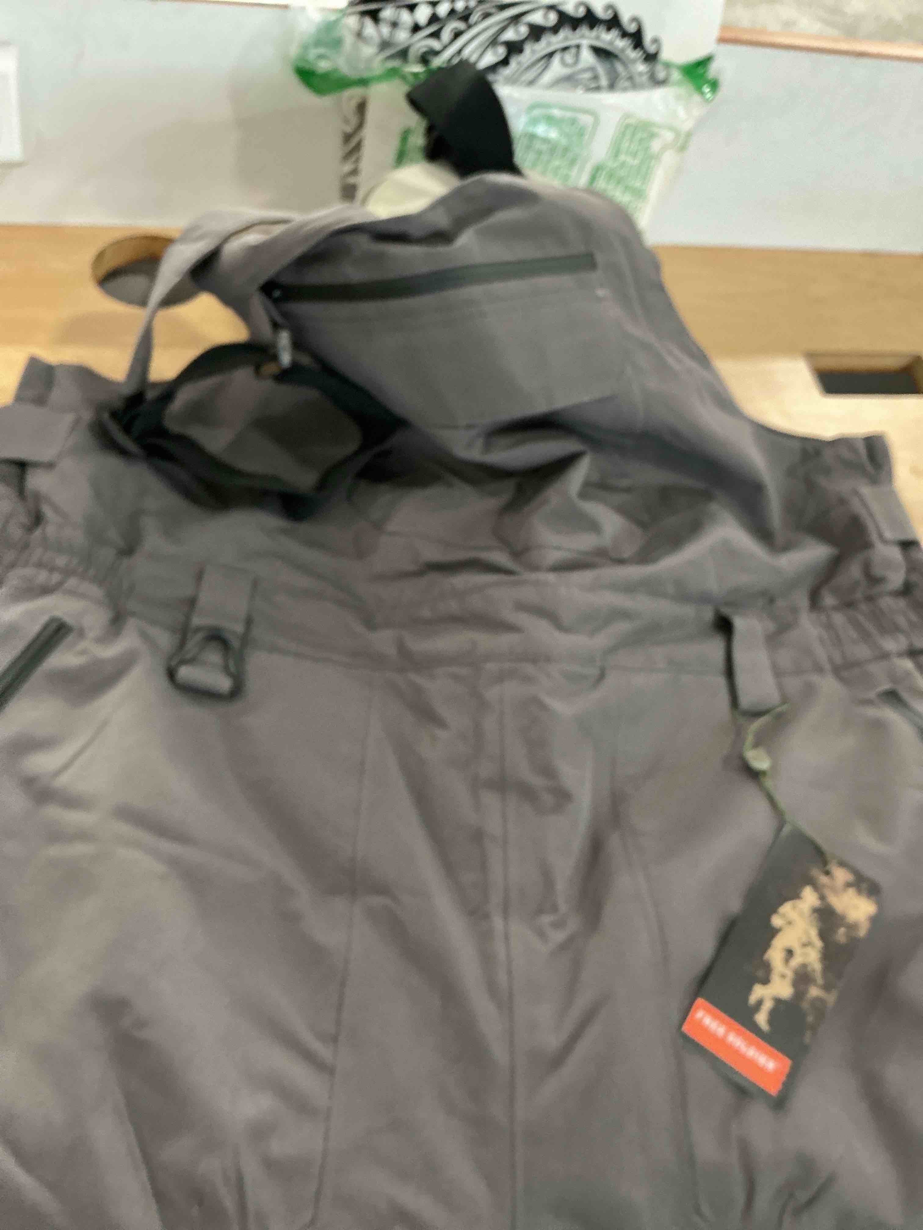 Condition photo showing New/Like New for Untitled Item