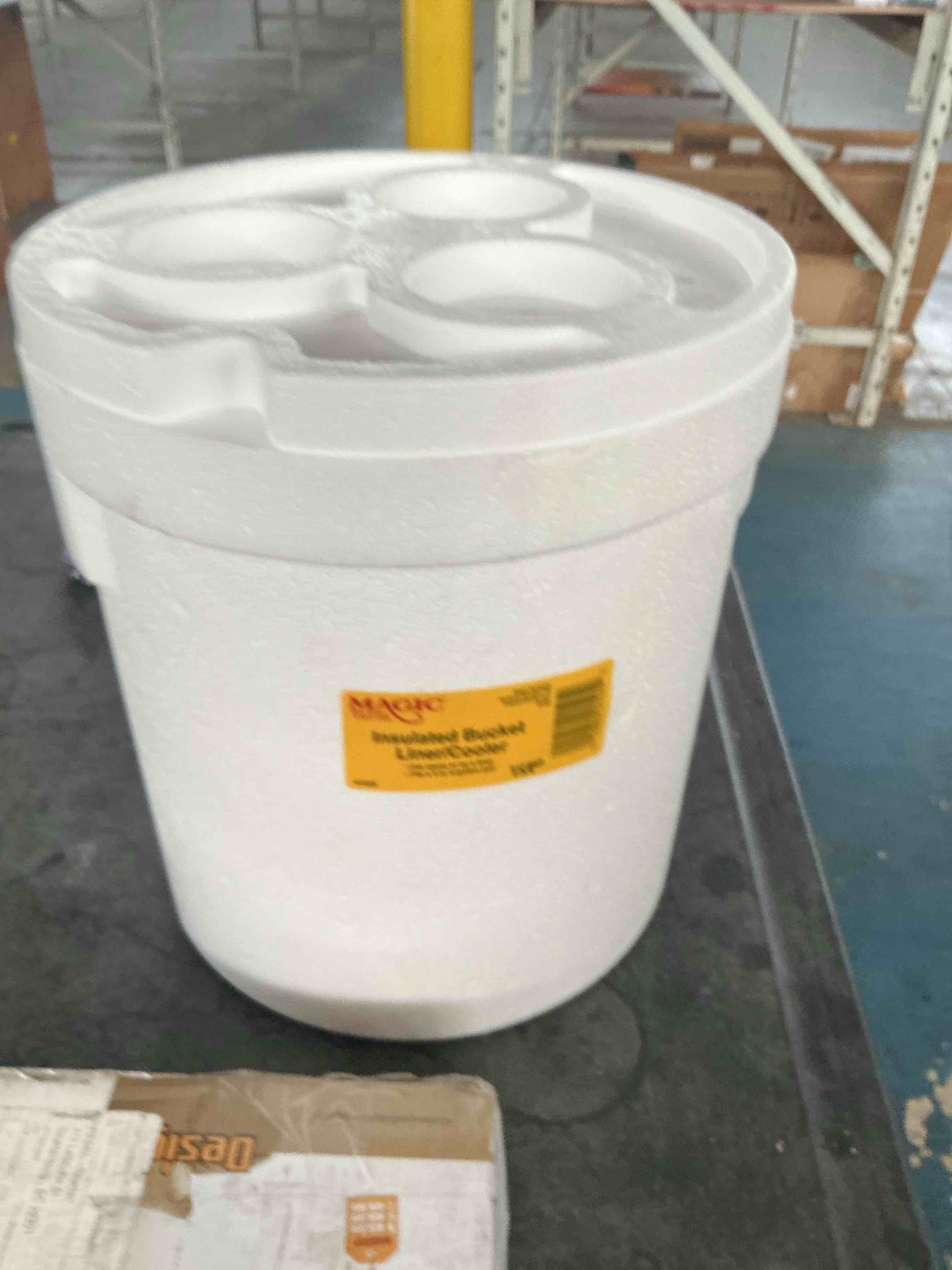 Condition photo showing New/Like New for magic insulated bucket liner