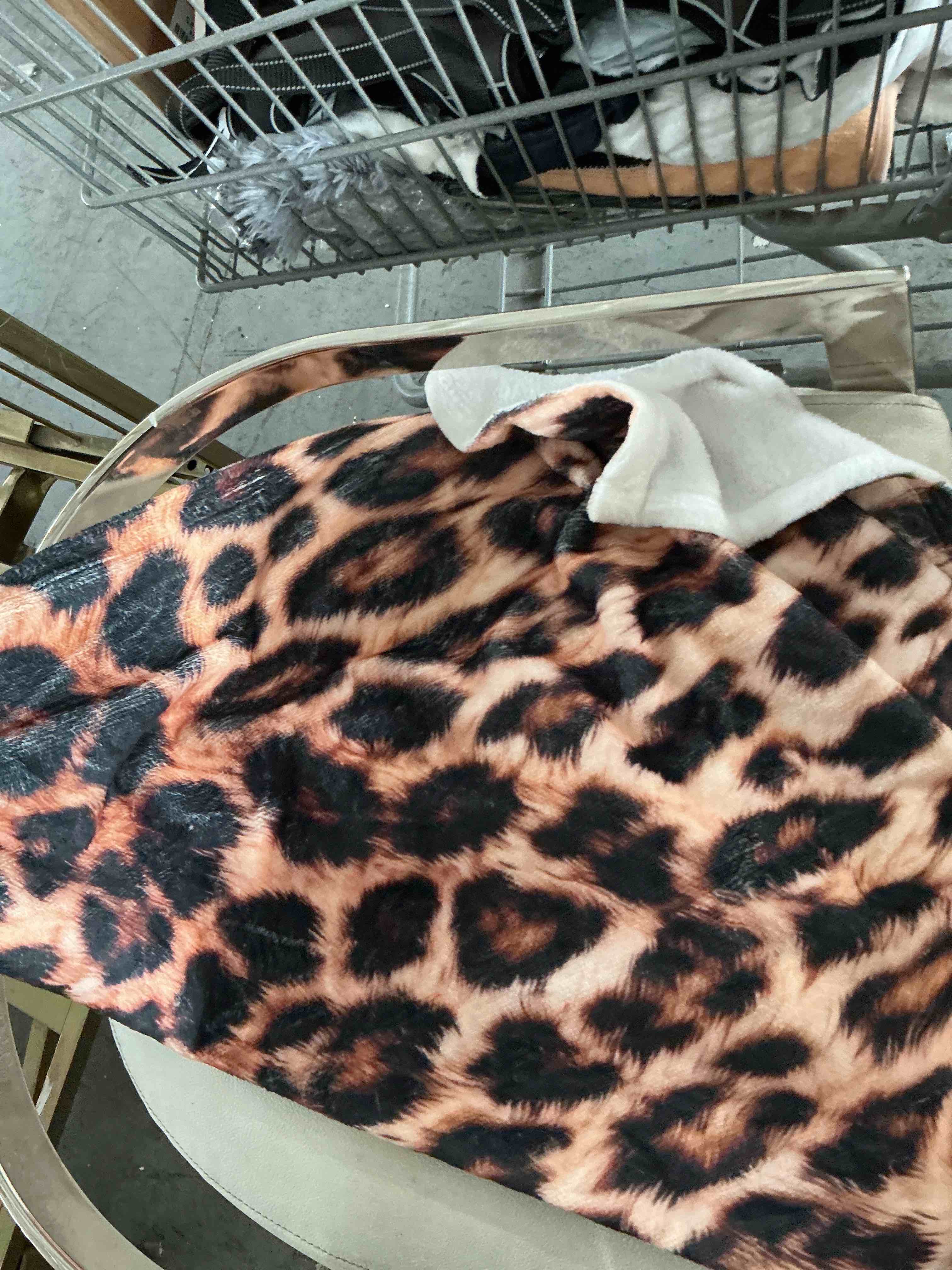 Condition photo showing Good Condition for merrylife tiger stripe print throw blanket for couch sofa mini