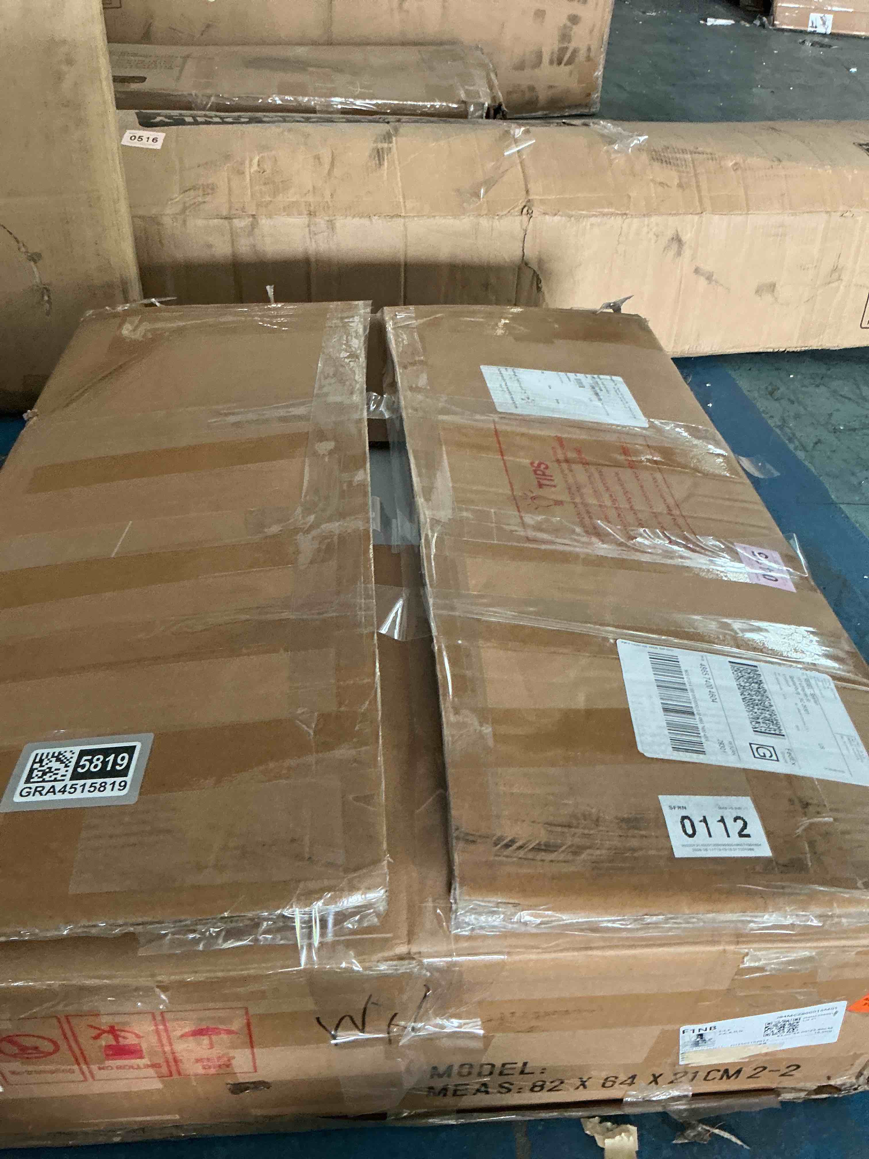 Condition photo showing New/Like New for 45'' round dining table,wood dining table for 4-6,rustic mid century modern table with stable base,space saving dinner table for kitchen,apartment,study. box1/2  only top and hardware 