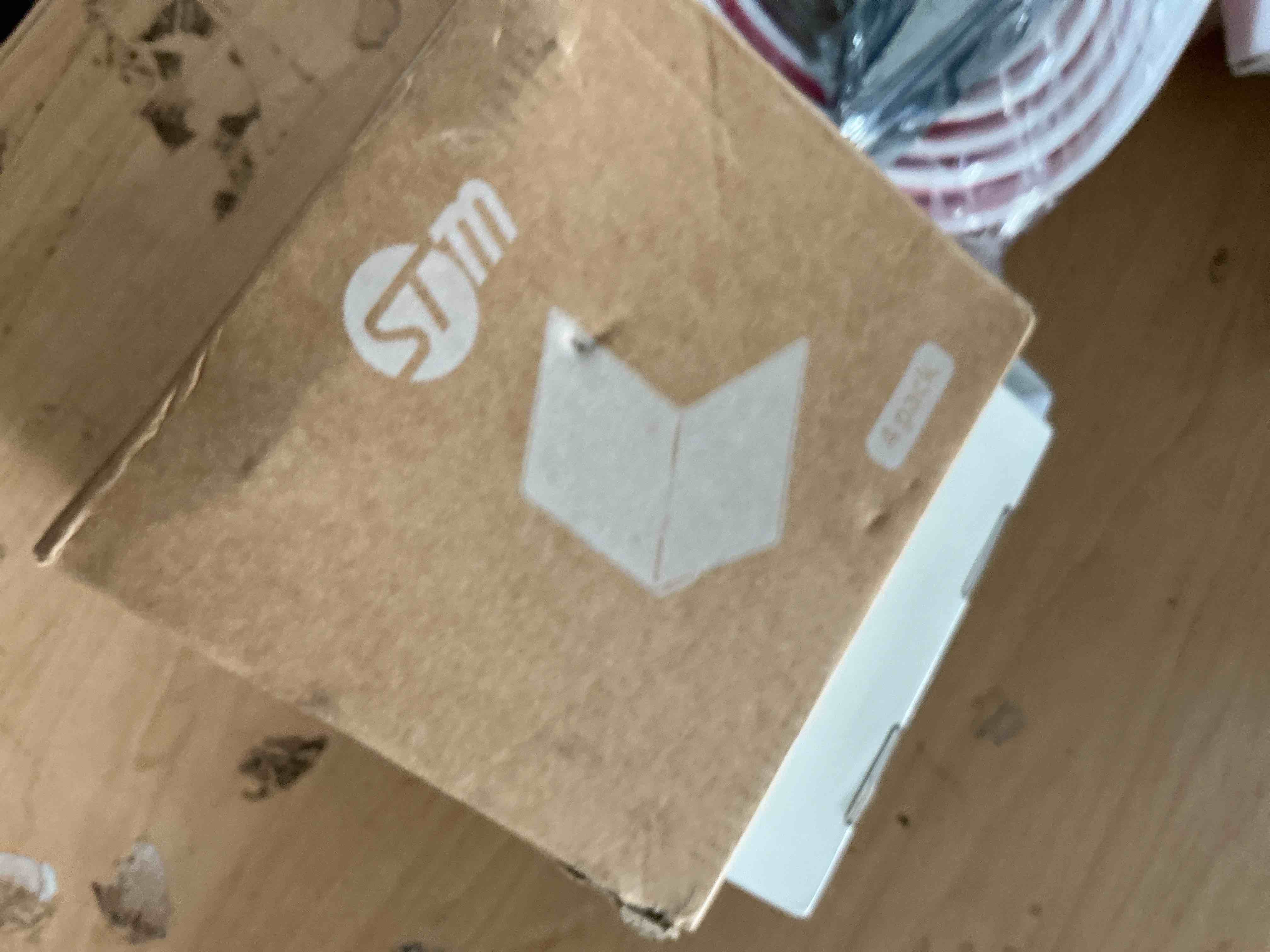 Condition photo showing New/Like New for storage maniac floating book shelves for wall mounted invisible floating bookshelves heavy-duty steel hidden bookshelf hanging bookshelves for bedroom living room office, white 4-pack large