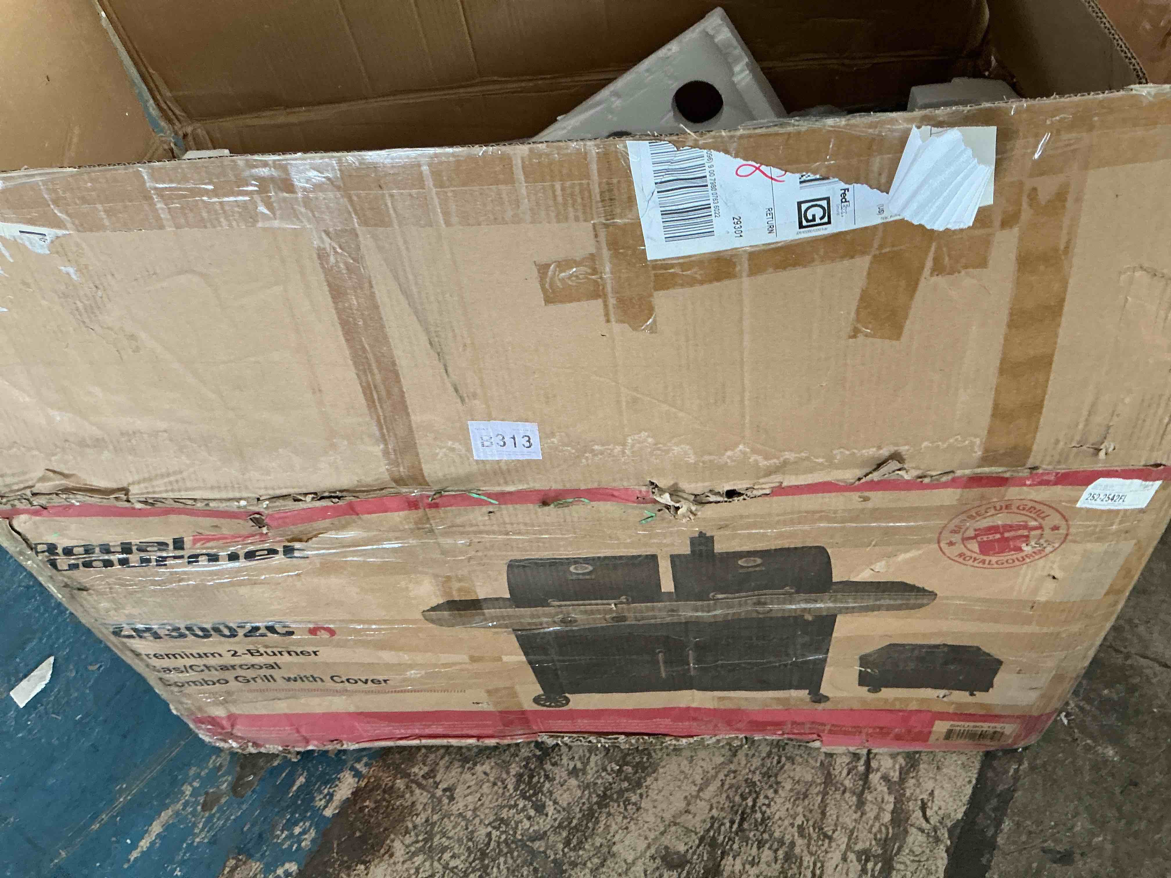 Condition photo showing New/Like New for royal gourmet 3-burner 25,500-btu dual fuel cabinet gas and charcoal grill combo with cover, outdoor barbecue, black, zh3002c, multicolor