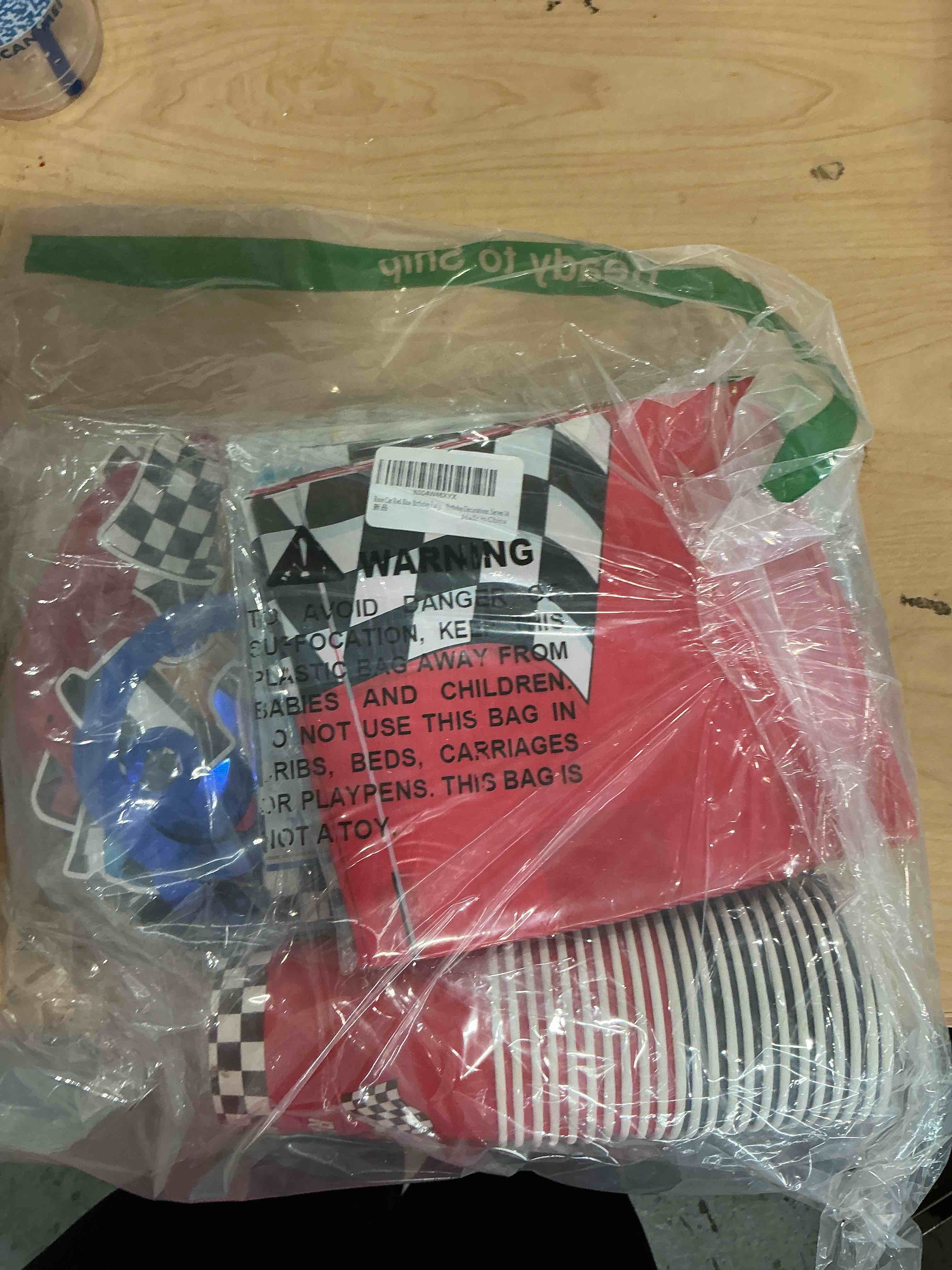 Condition photo showing New/Like New for yingto 161pcs race car birthday party decorations for boys, serves 20
