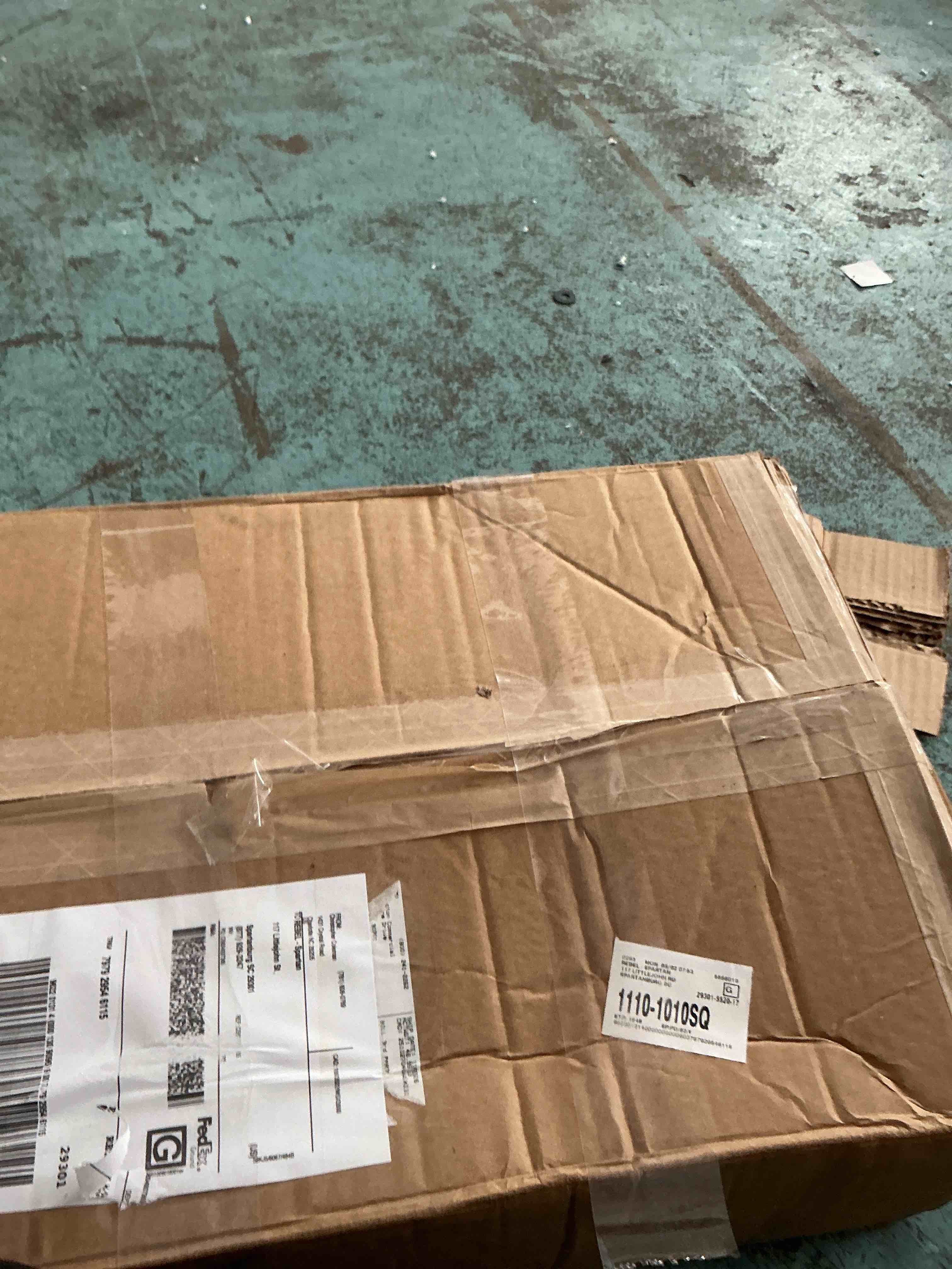 Condition photo showing New/Like New for universal bianco classico 3 mil x 12 in. w x 24in. l peel and stick water resistant vinyl tile flooring (30 sqft/case) bianco classico 12x24