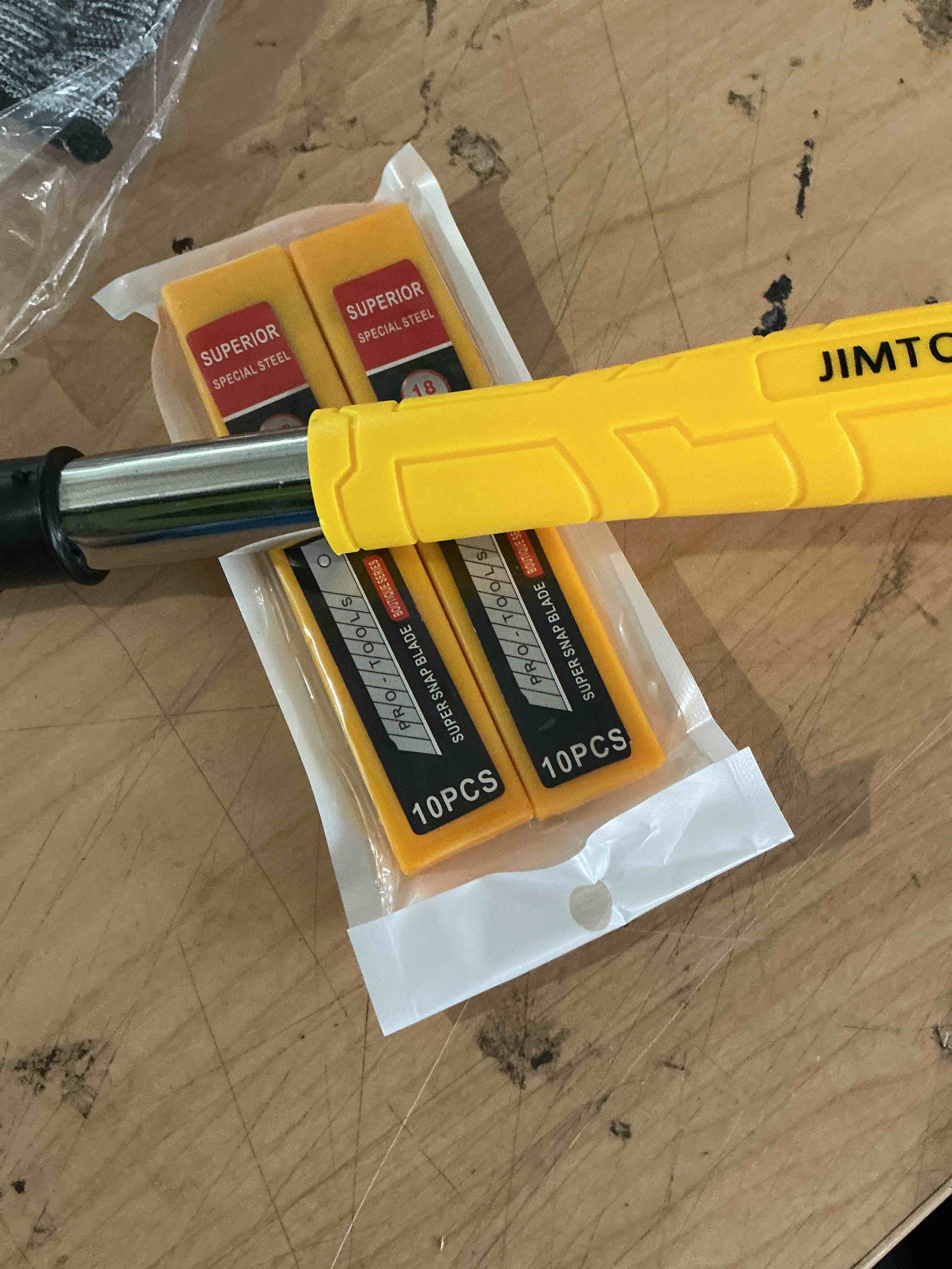 Condition photo showing New/Like New for razor blade scraper 4-inch floor scraper built-in screwdriver