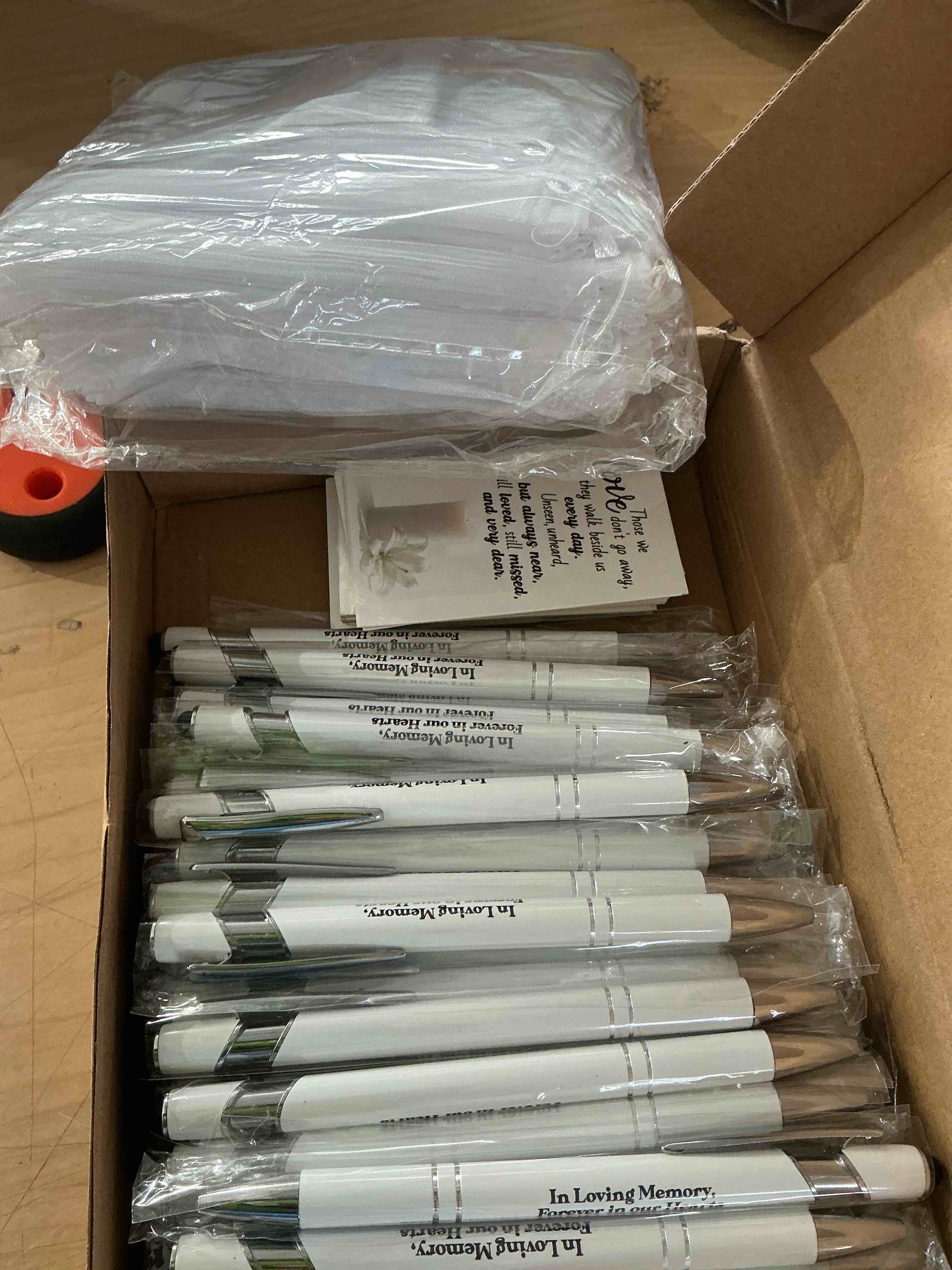 Condition photo showing New/Like New for yeaqee 150pcs/50set funeral favor pen poem card for guests, white, simple