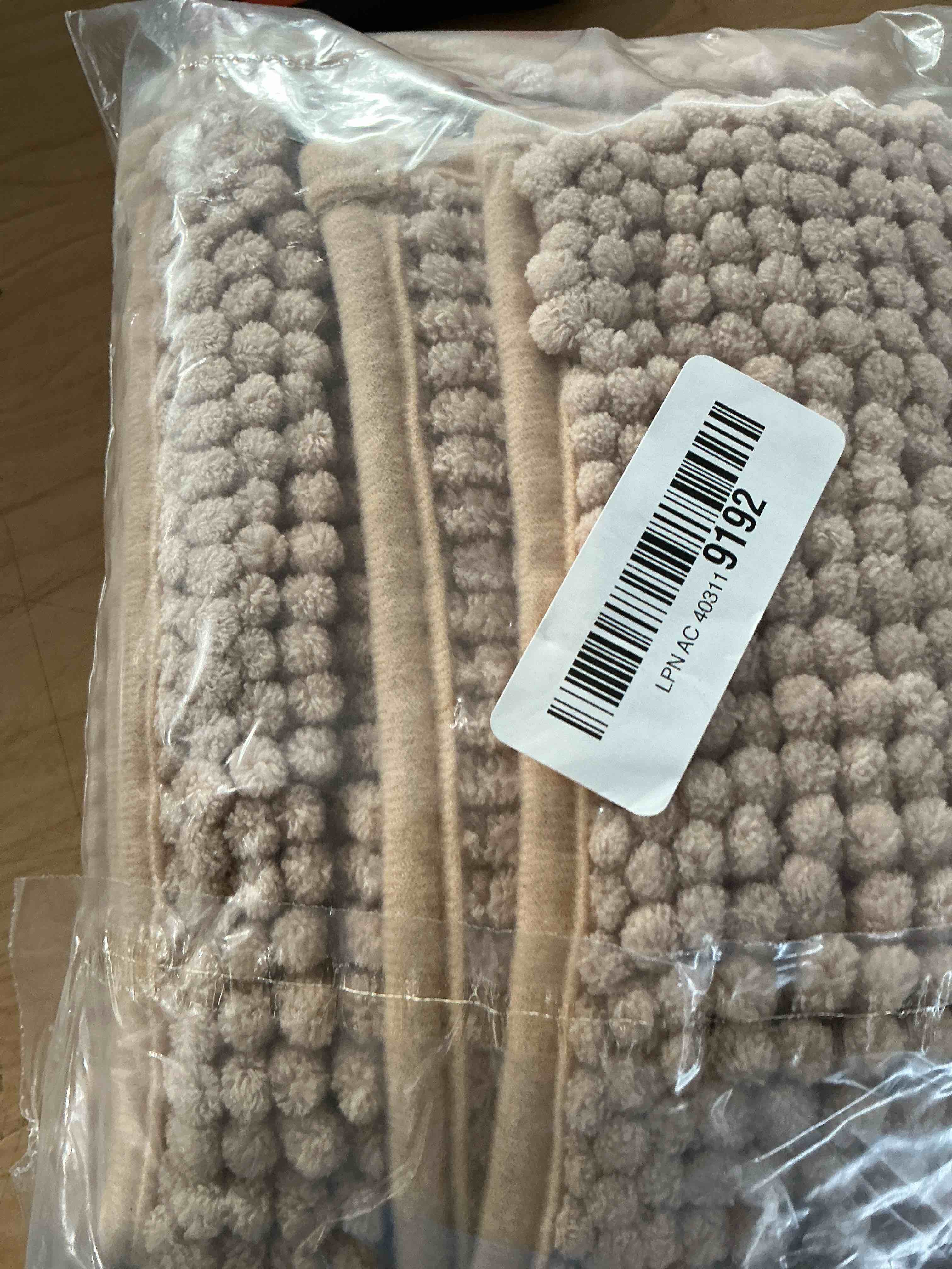 Condition photo showing New/Like New for luxury chenille bath mat – super soft microfiber, non-slip, highly absorbent bathroom rug, extra thick, velvet soft touch, machine washable – multiple sizes & colors