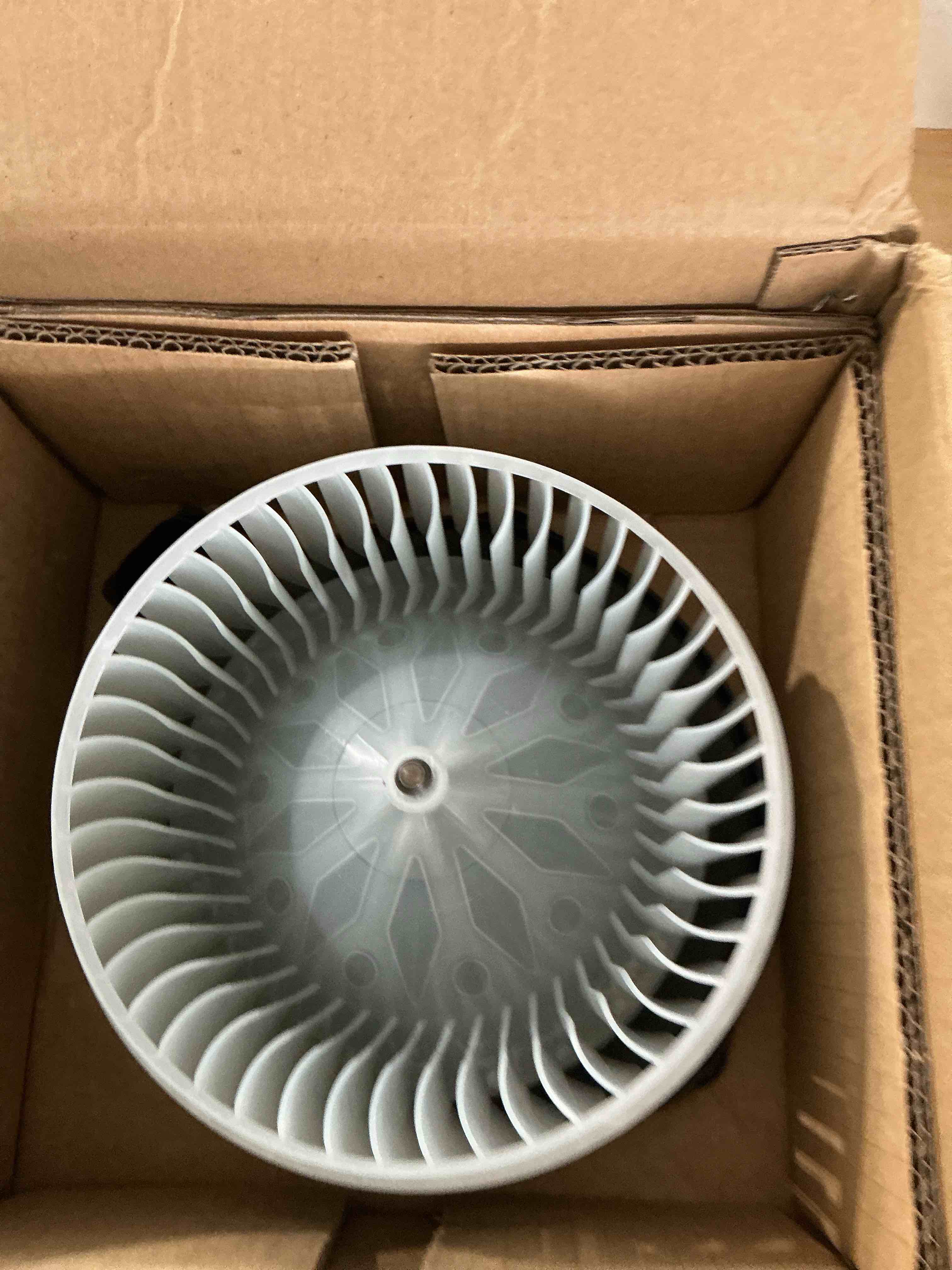 Condition photo showing New/Like New for bdfhyk blower motor fan 700230 compatible with toyota corolla 2009-2019