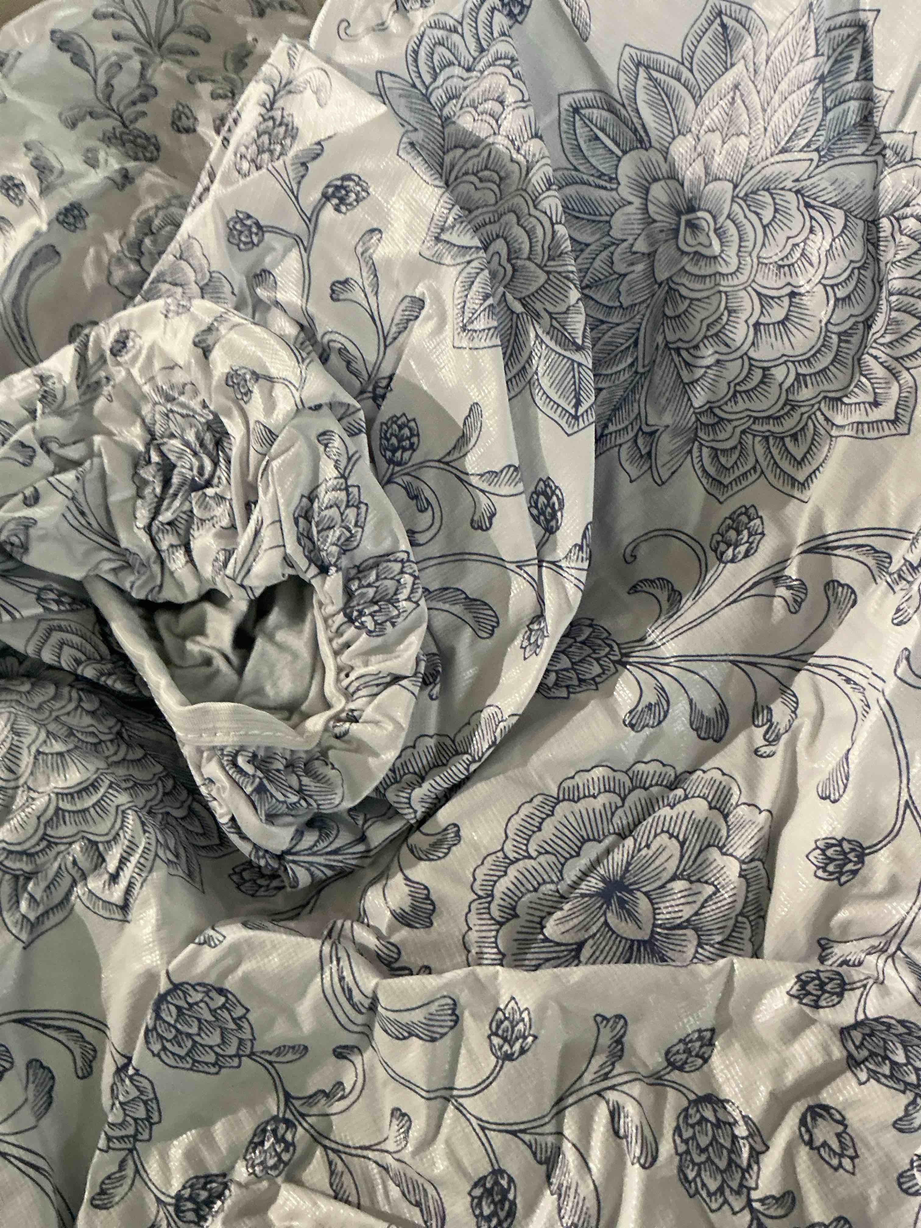 Condition photo showing New/Like New for vintage blue white floral bird round fitted tablecloth with elastic edge,waterproof spring summer pastoral rustic boho table cover for 40-44" stretch table cloth for dinner indoor outdoor party