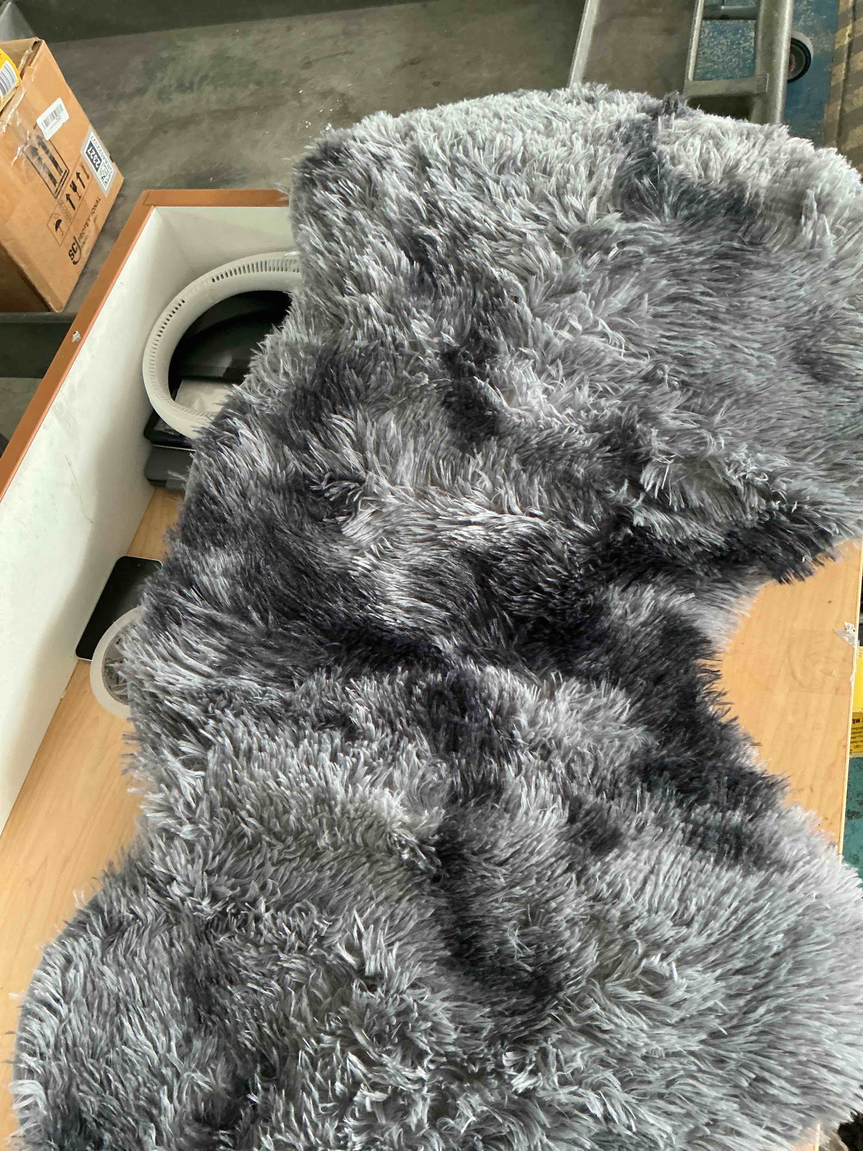 Condition photo showing New/Like New for tangsoo 2x4 grey faux fur sheepskin rugs,fuzzy fluffy chair cover rugs