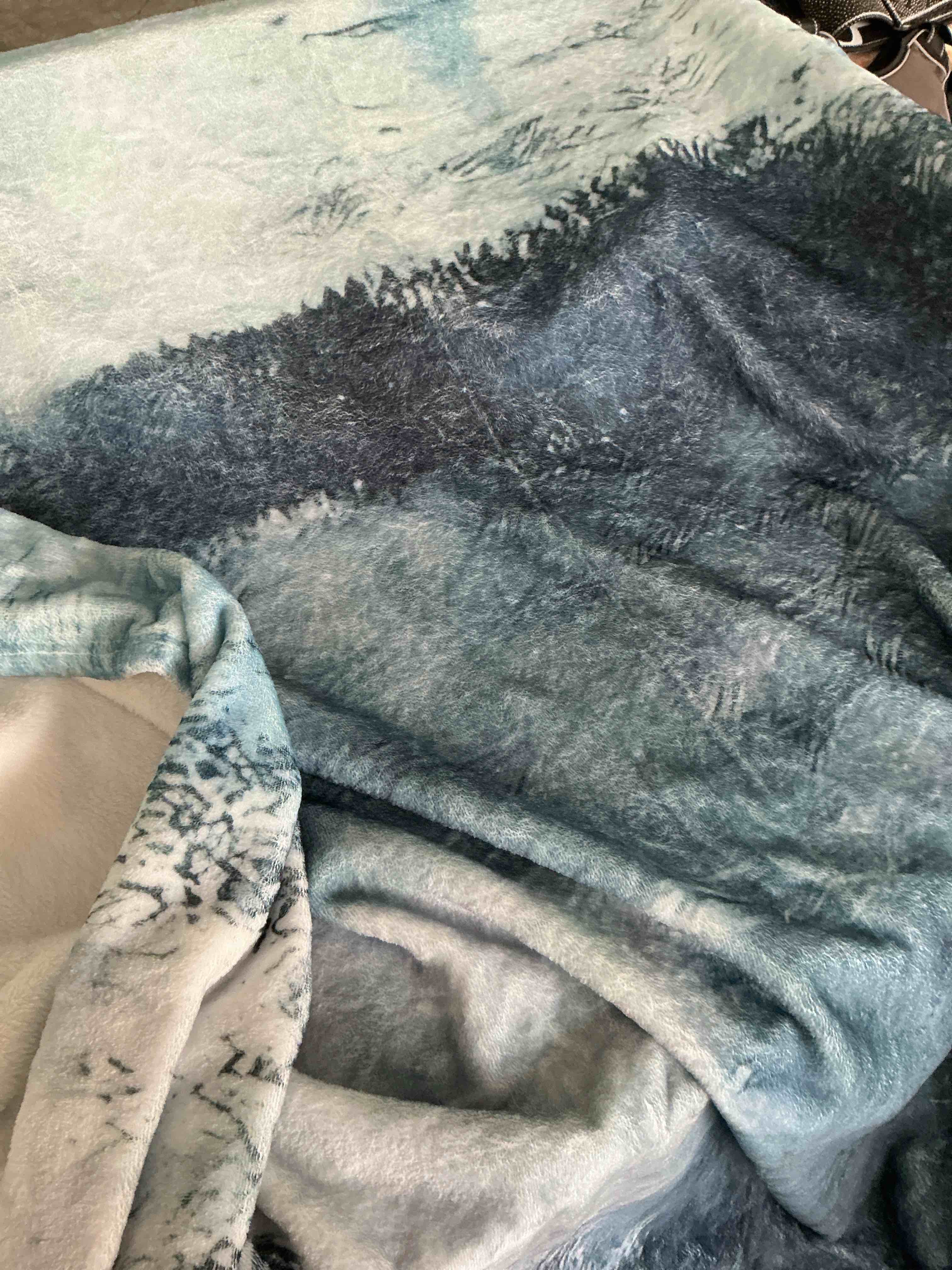 Condition photo showing Good Condition for blue grey abstract throw blanket blue white art modern painting mottled flannel fleece super soft fuzzy blankets cozy warm lightweight bed throws for couch sofa travel camping 40"x50"