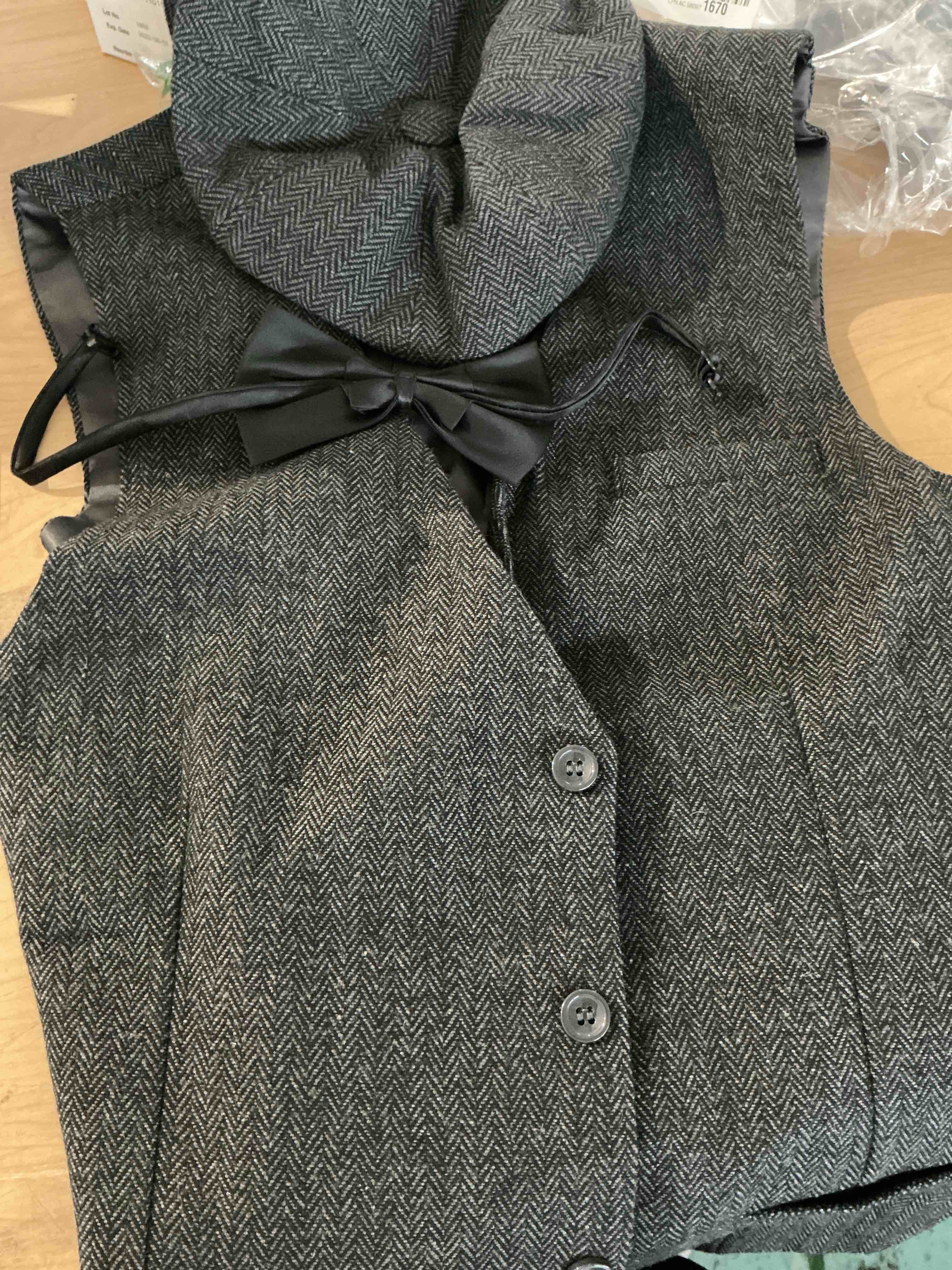 Condition photo showing New/Like New for gioberti kids and boys 3pc tweed vest with matching cap and bow tie