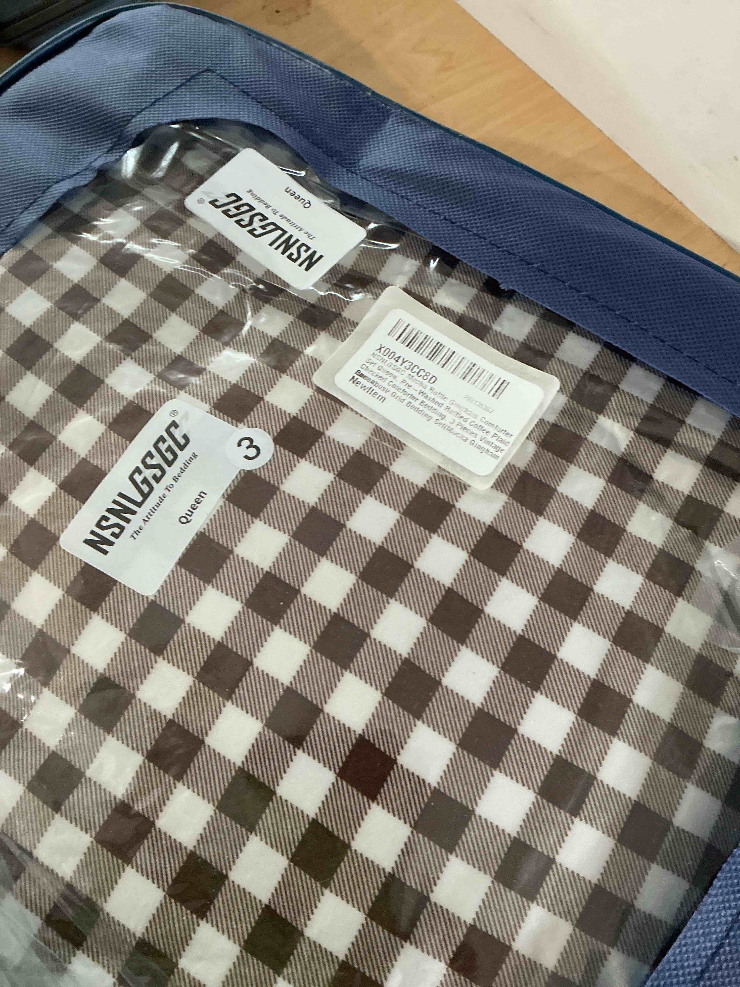 Condition photo showing New/Like New for nsnlgsgc mocha gingham queen comforter set