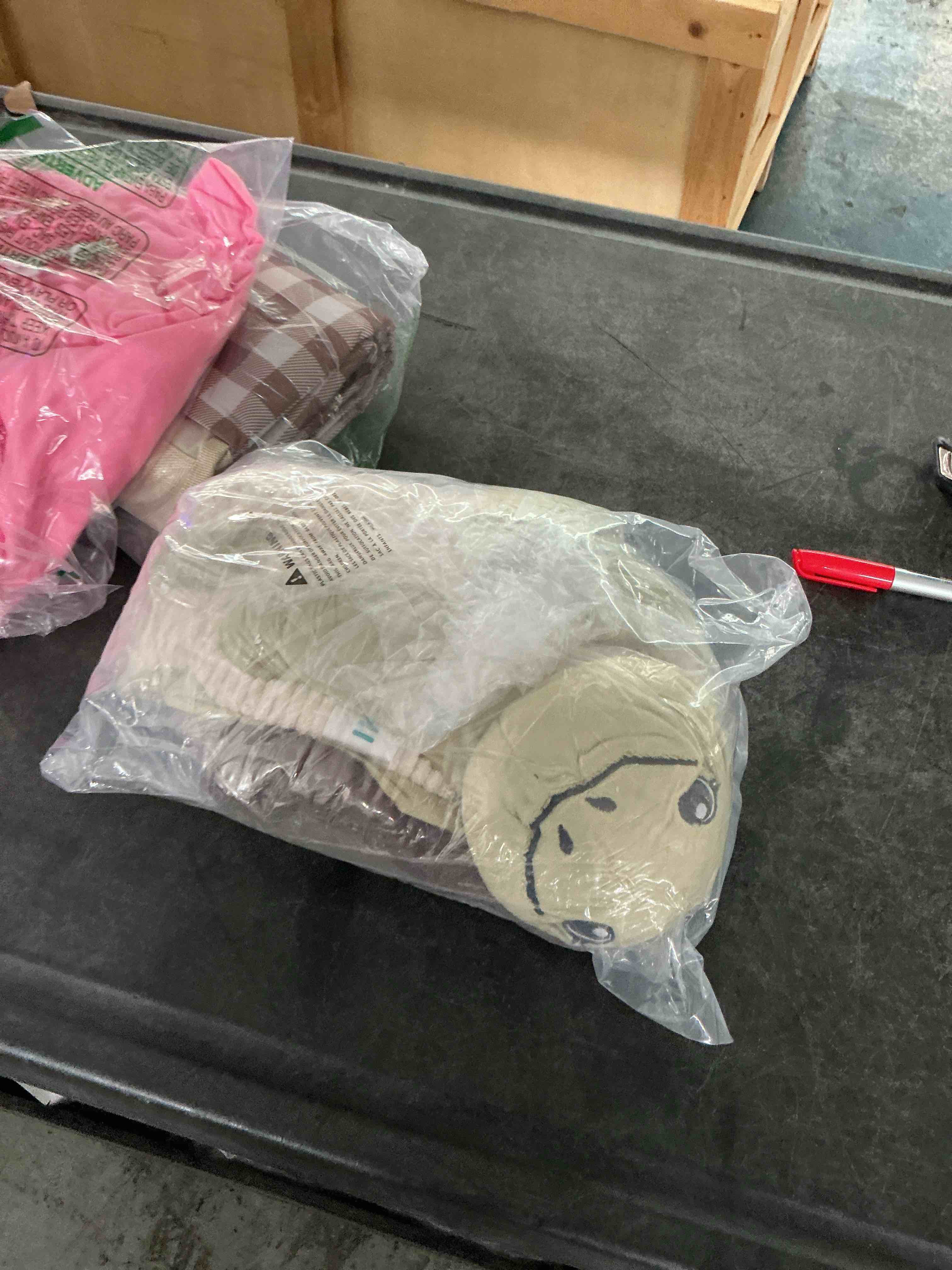 https://s3.amazonaws.com/lotting-images-prod/NonstopDeals/PNK3238069_1758123649014.jpeg