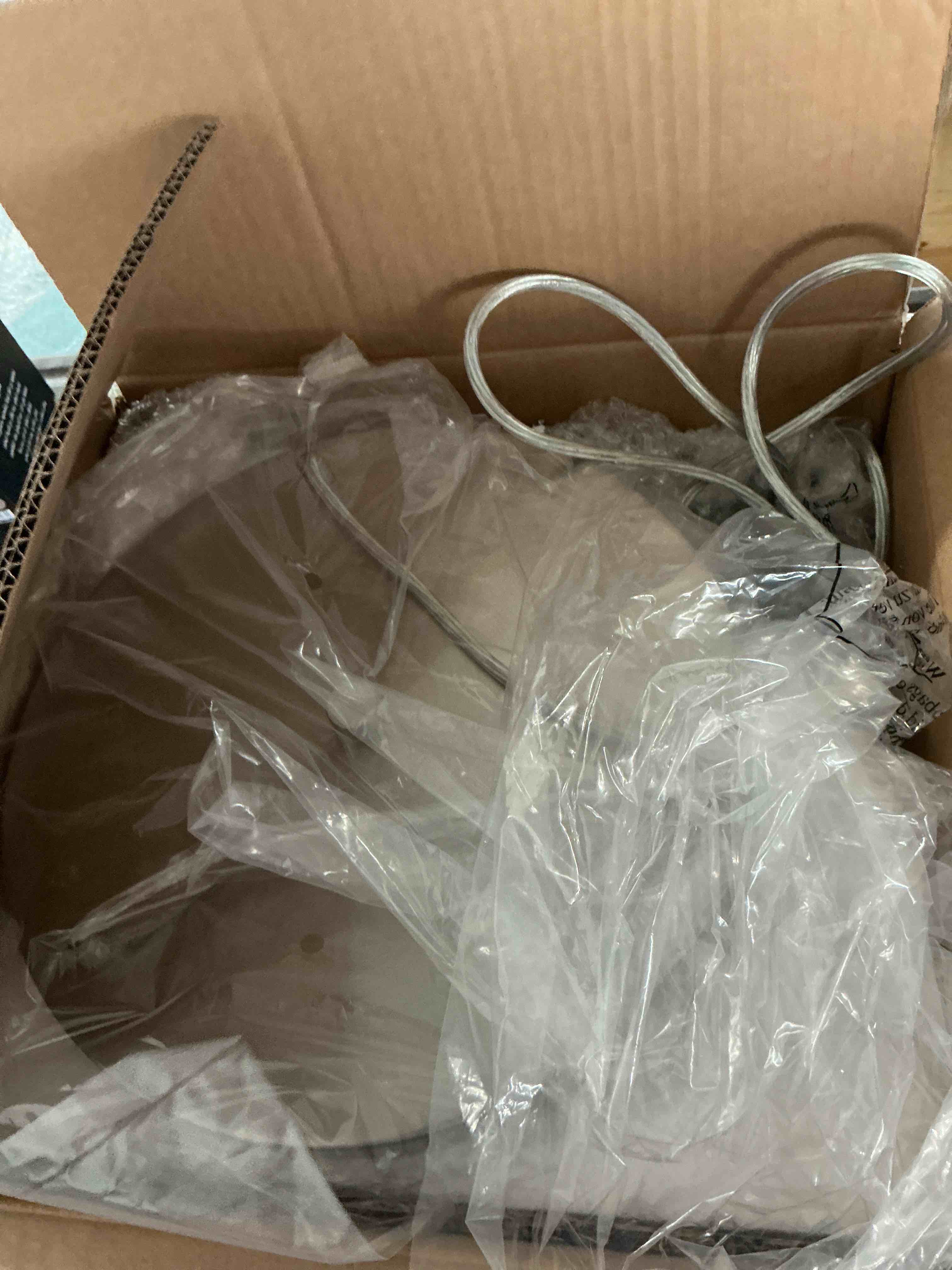 https://s3.amazonaws.com/lotting-images-prod/NonstopDeals/PNK3238148_1758132422611.jpeg