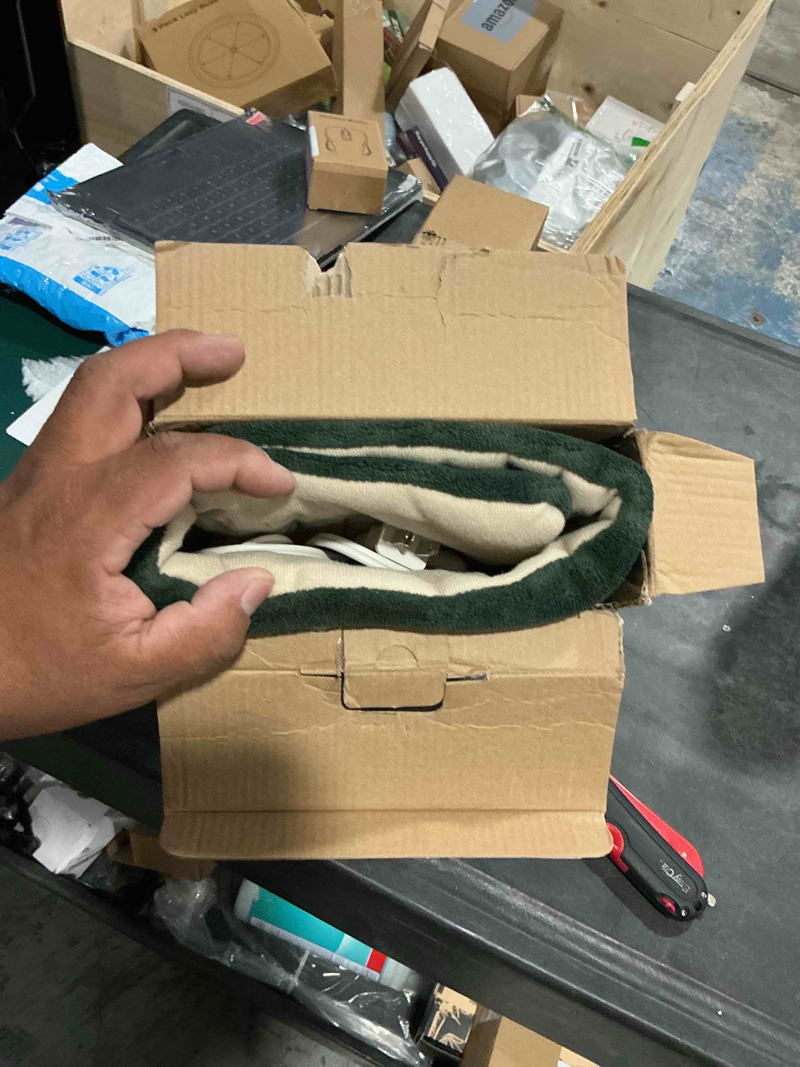 https://s3.amazonaws.com/lotting-images-prod/NonstopDeals/PNK3238230_1758162171635.jpeg