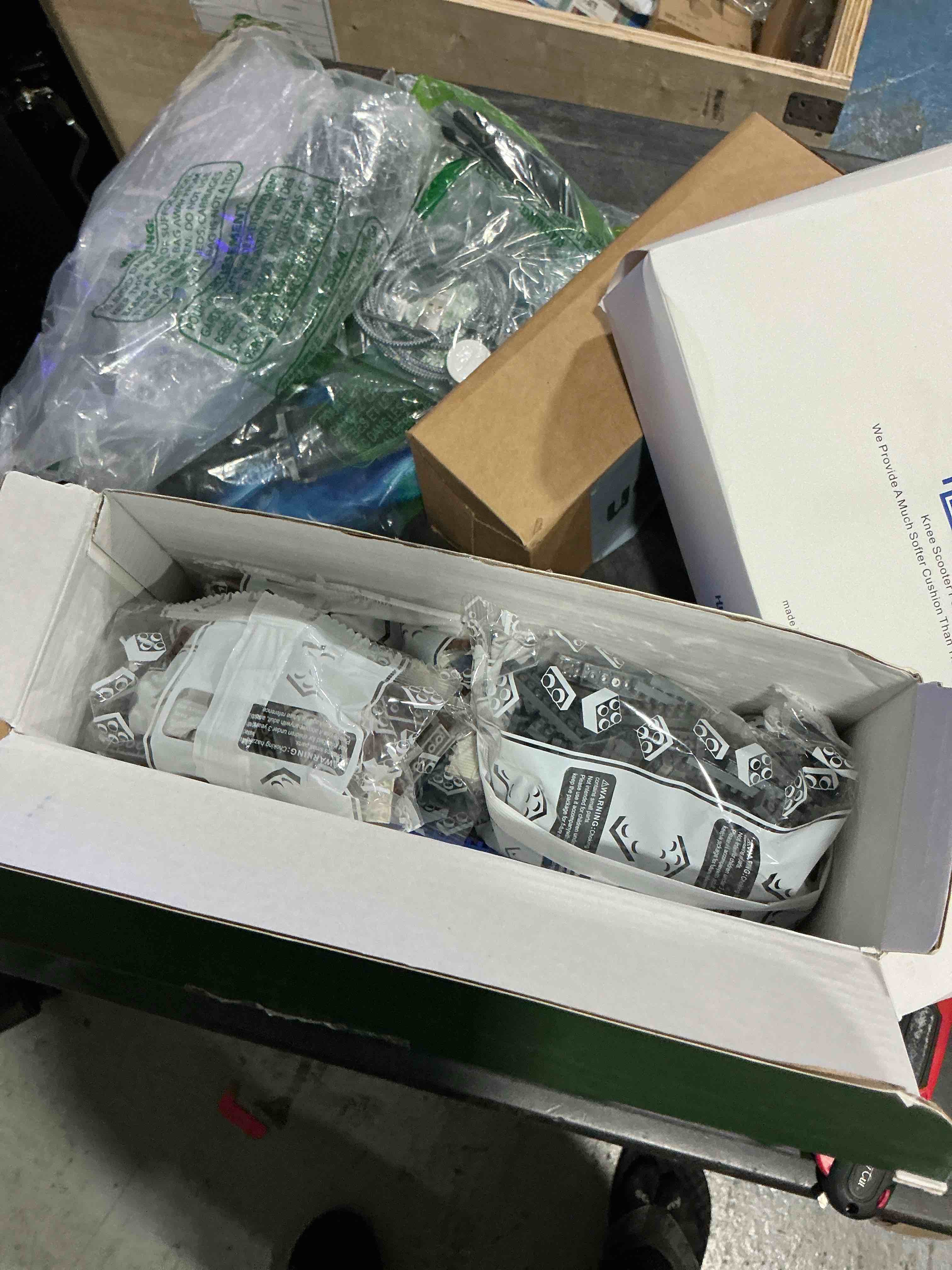 https://s3.amazonaws.com/lotting-images-prod/NonstopDeals/PNK3238245_1758163174964.jpeg