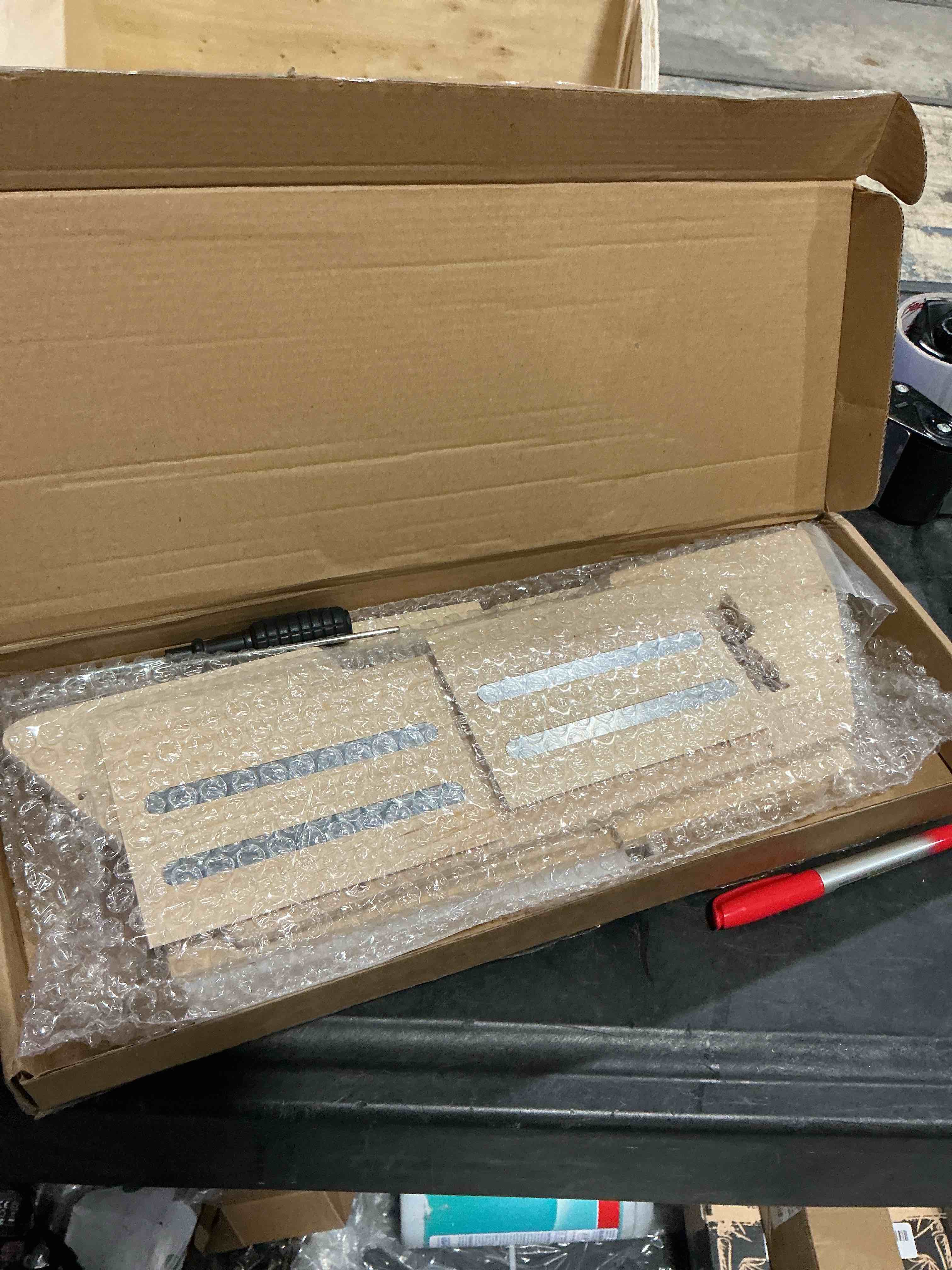 https://s3.amazonaws.com/lotting-images-prod/NonstopDeals/PNK3238261_1758165693502.jpeg