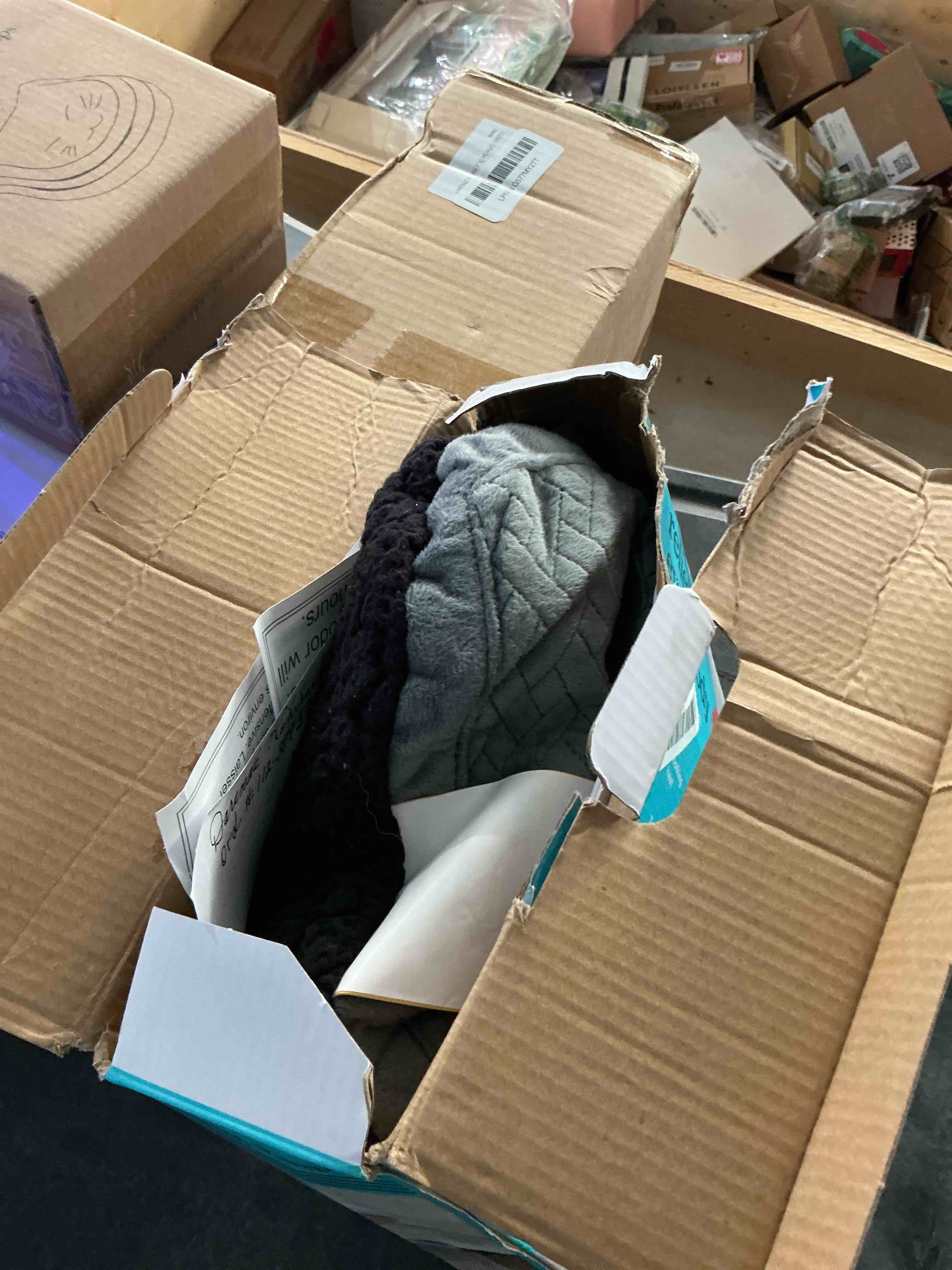 https://s3.amazonaws.com/lotting-images-prod/NonstopDeals/PNK3238396_1758233873121.jpeg