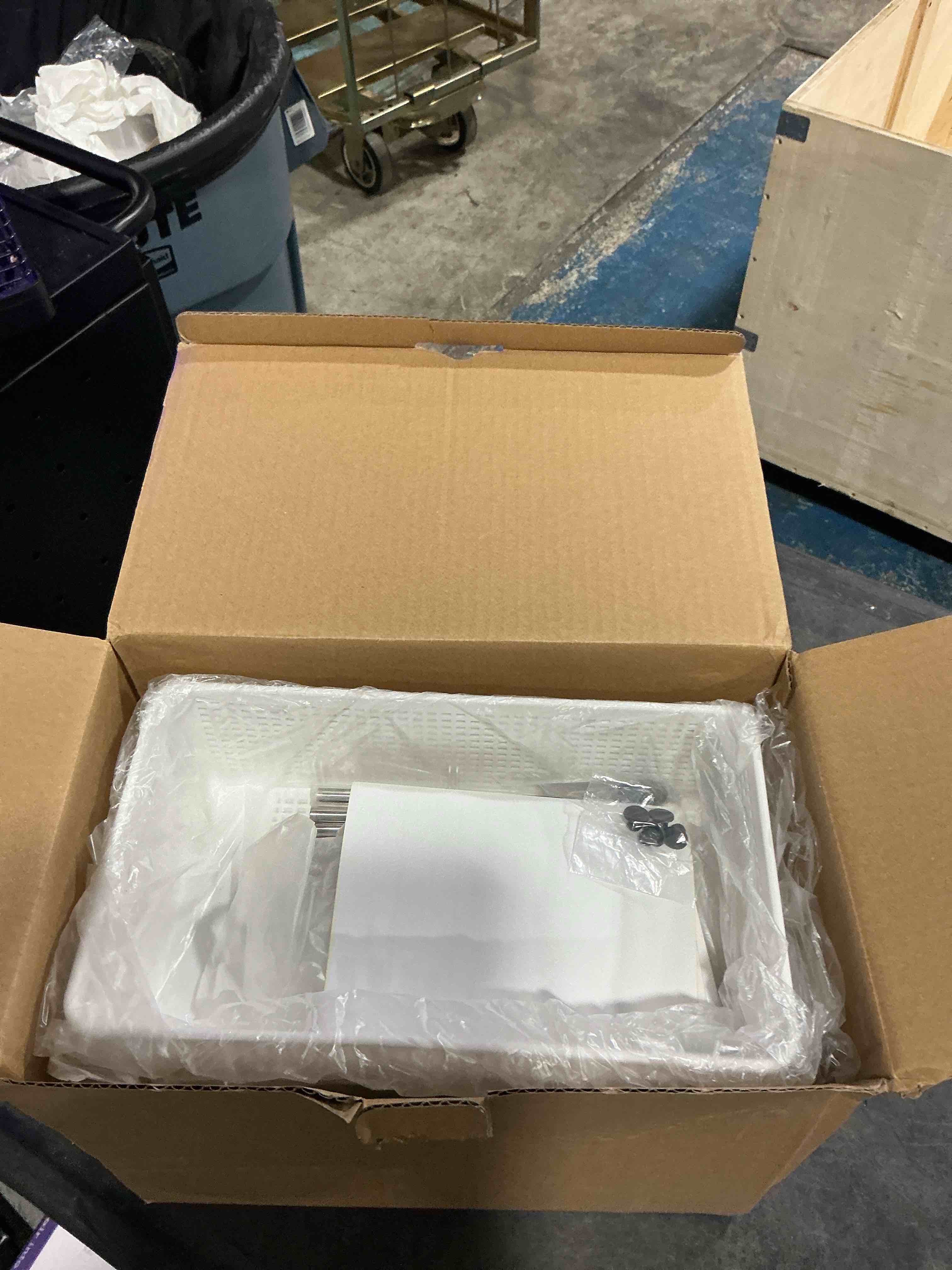 https://s3.amazonaws.com/lotting-images-prod/NonstopDeals/PNK3238426_1758243130520.jpeg