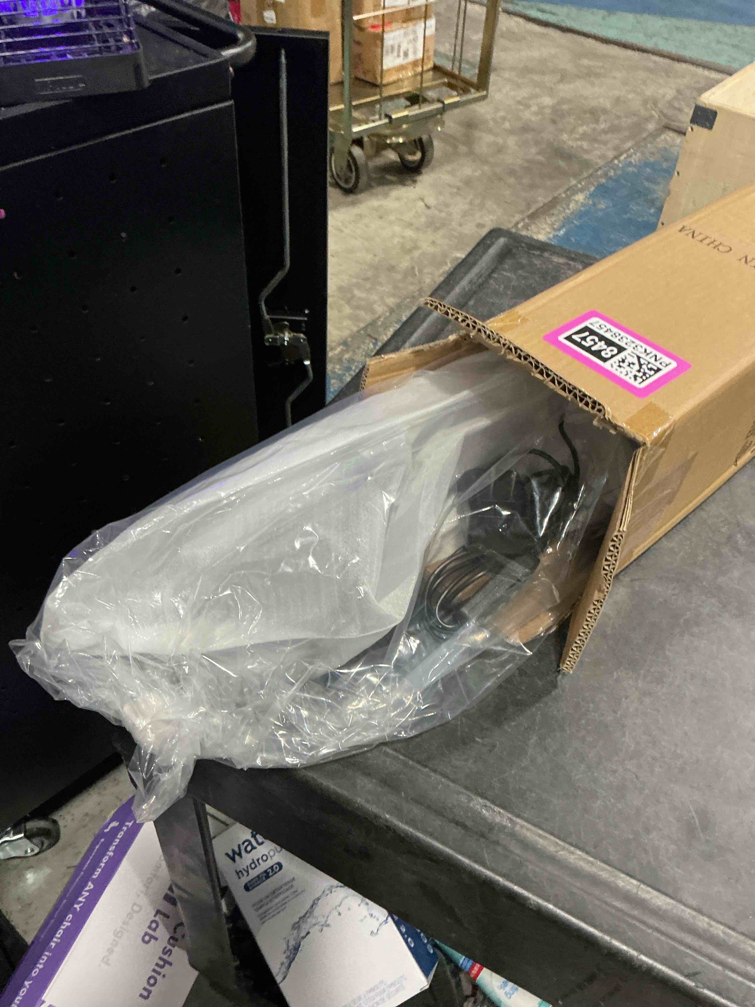 https://s3.amazonaws.com/lotting-images-prod/NonstopDeals/PNK3238457_1758246749788.jpeg