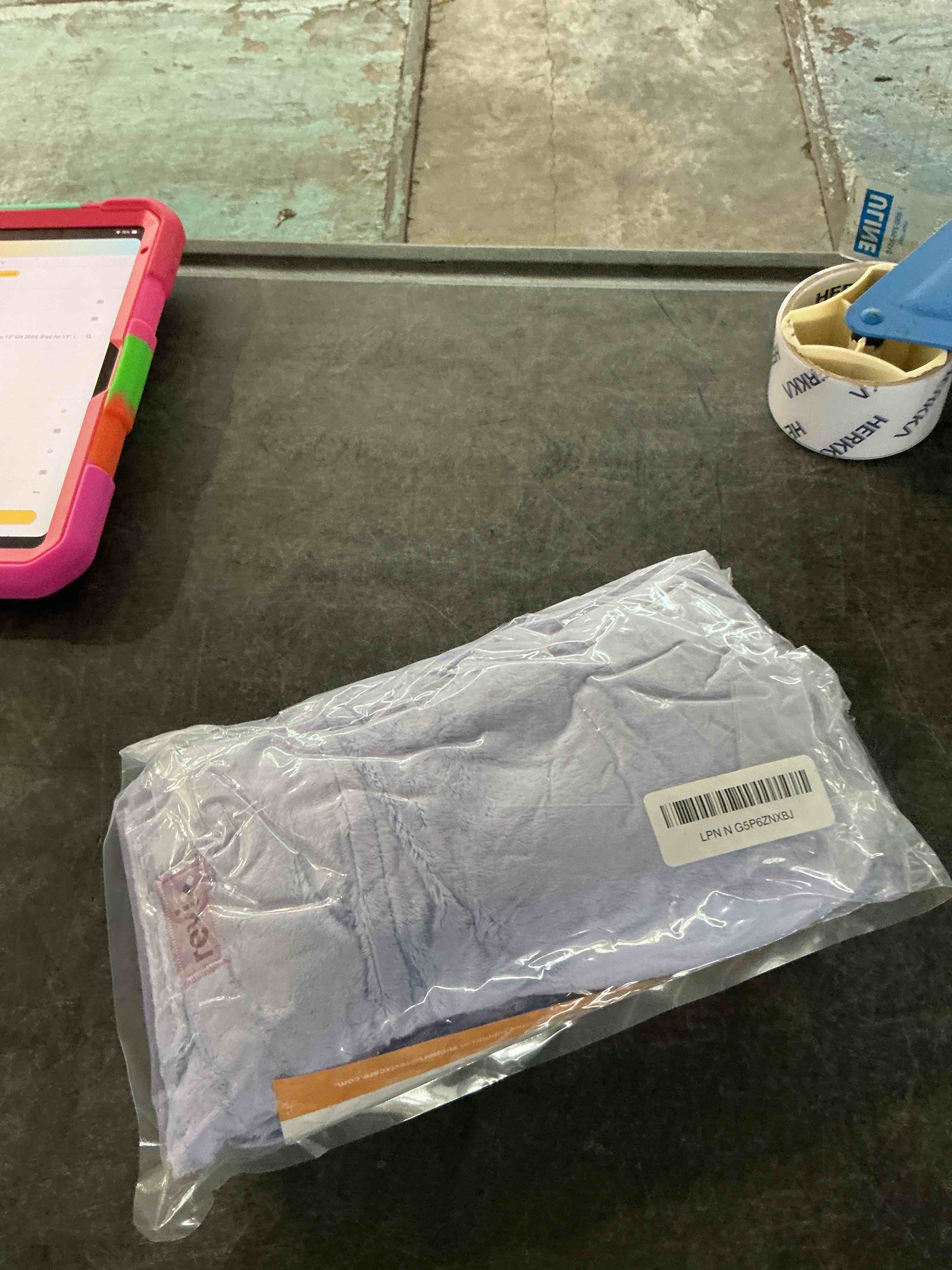 https://s3.amazonaws.com/lotting-images-prod/NonstopDeals/PNK3238604_1758392421434.jpeg