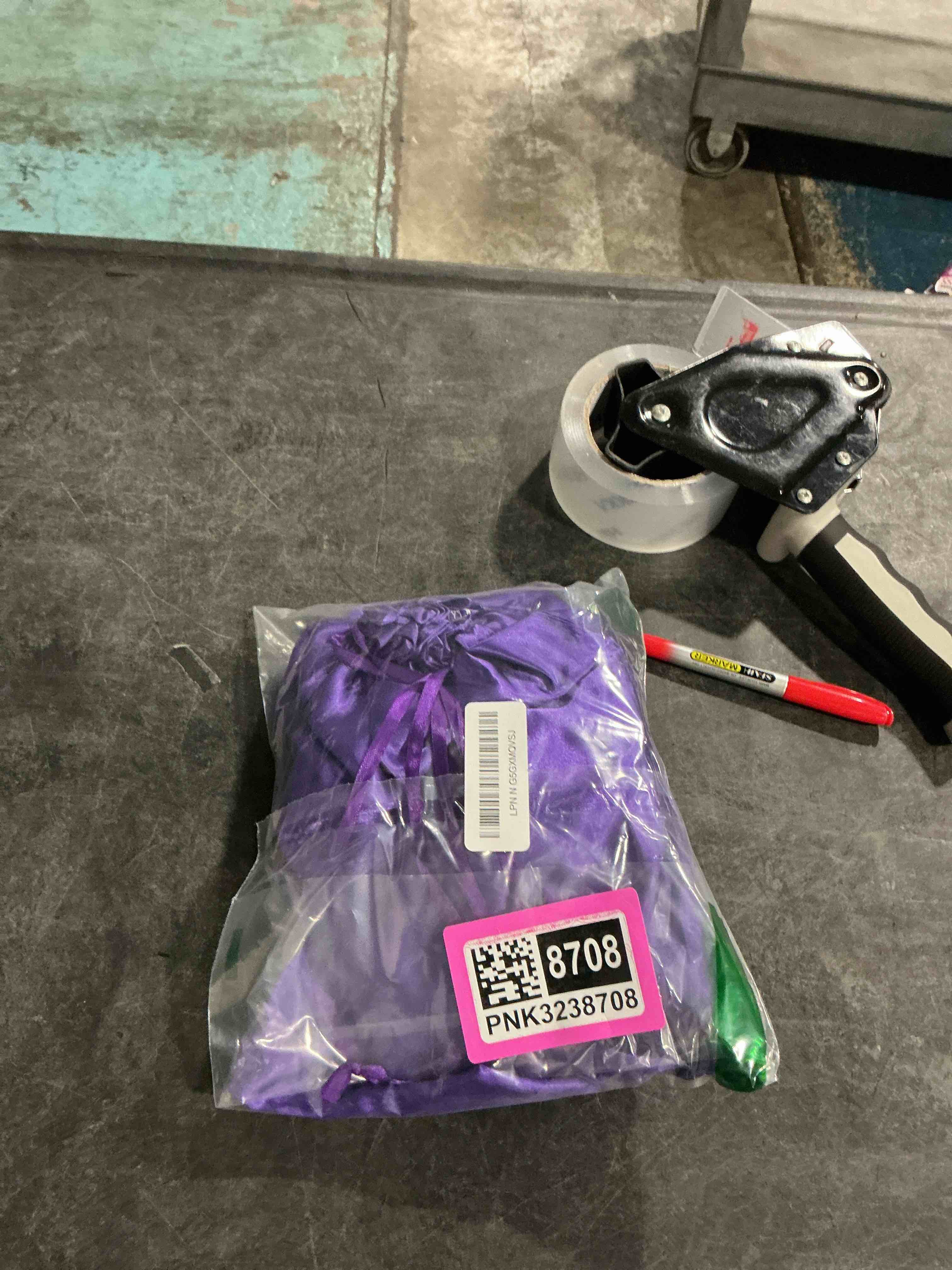 https://s3.amazonaws.com/lotting-images-prod/NonstopDeals/PNK3238708_1758579216441.jpeg