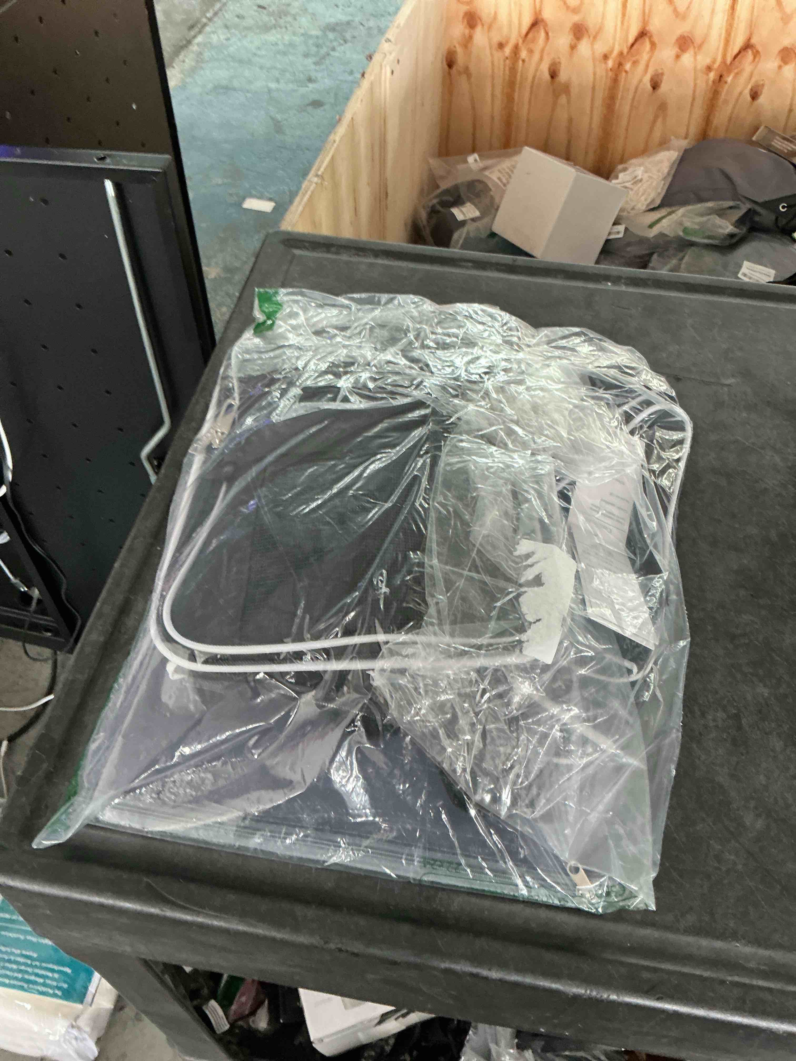 https://s3.amazonaws.com/lotting-images-prod/NonstopDeals/PNK3238770_1758638082974.jpeg