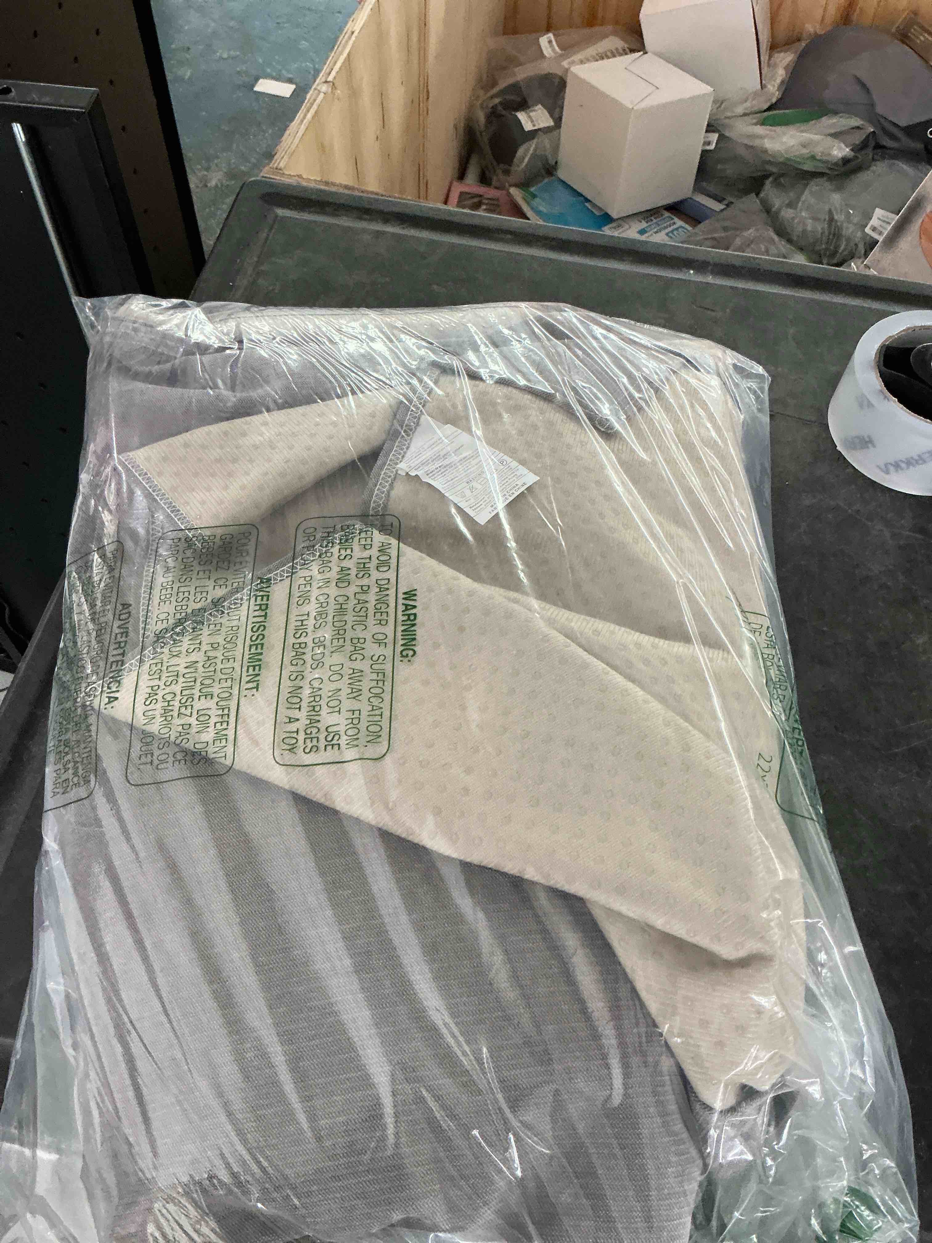 https://s3.amazonaws.com/lotting-images-prod/NonstopDeals/PNK3238778_1758640396383.jpeg