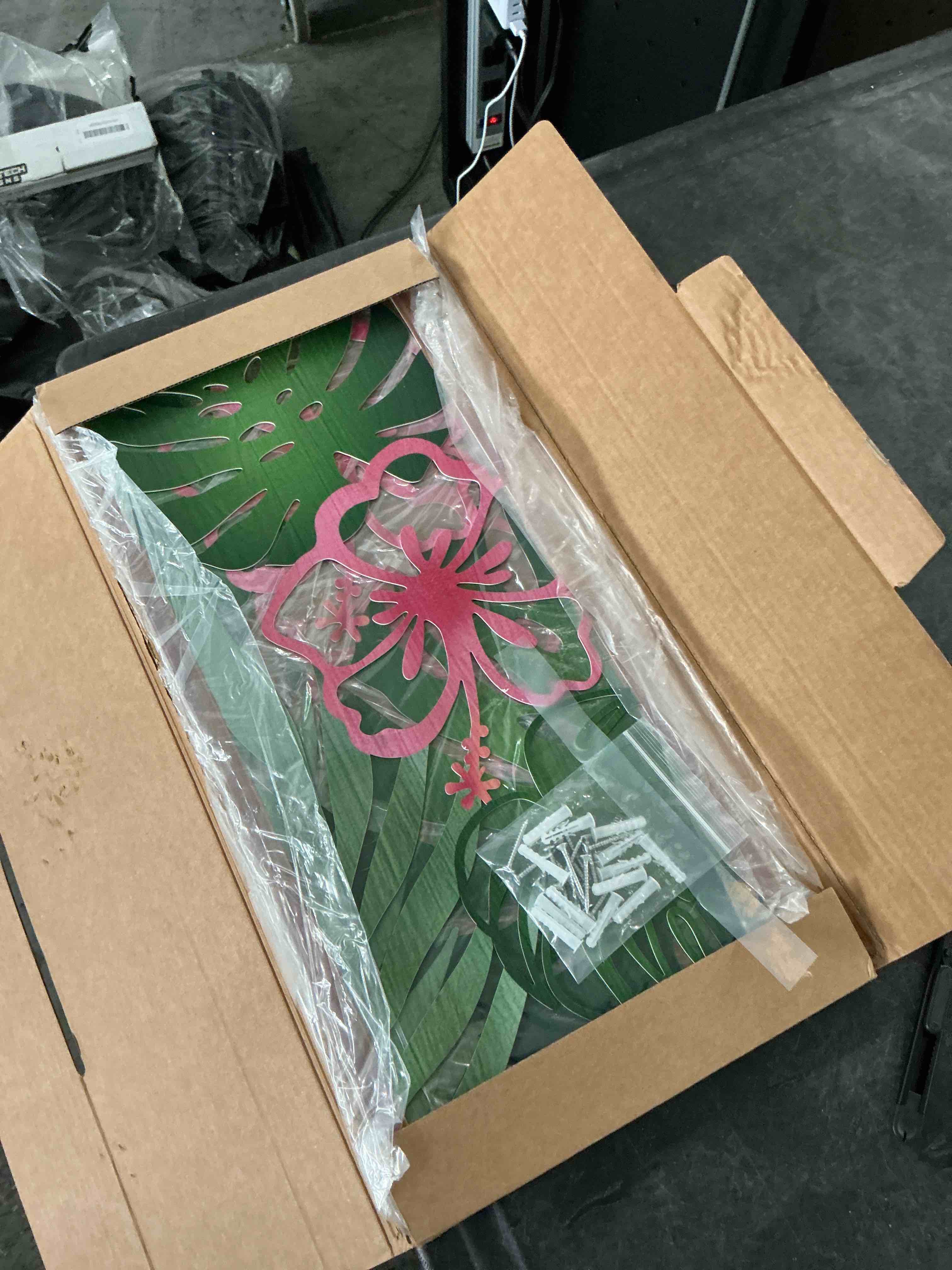 https://s3.amazonaws.com/lotting-images-prod/NonstopDeals/PNK3238780_1758640952712.jpeg