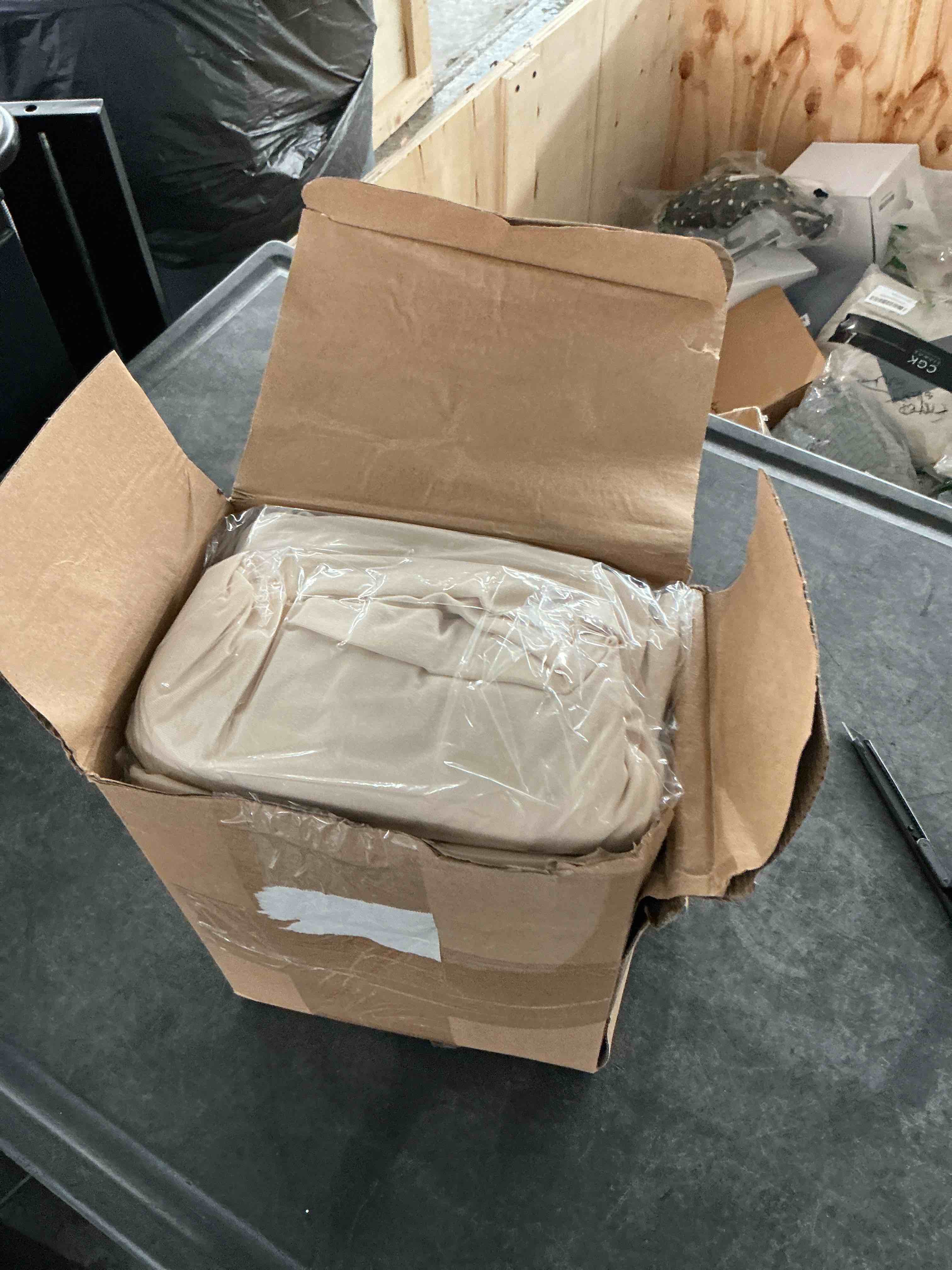 https://s3.amazonaws.com/lotting-images-prod/NonstopDeals/PNK3238865_1758652543710.jpeg