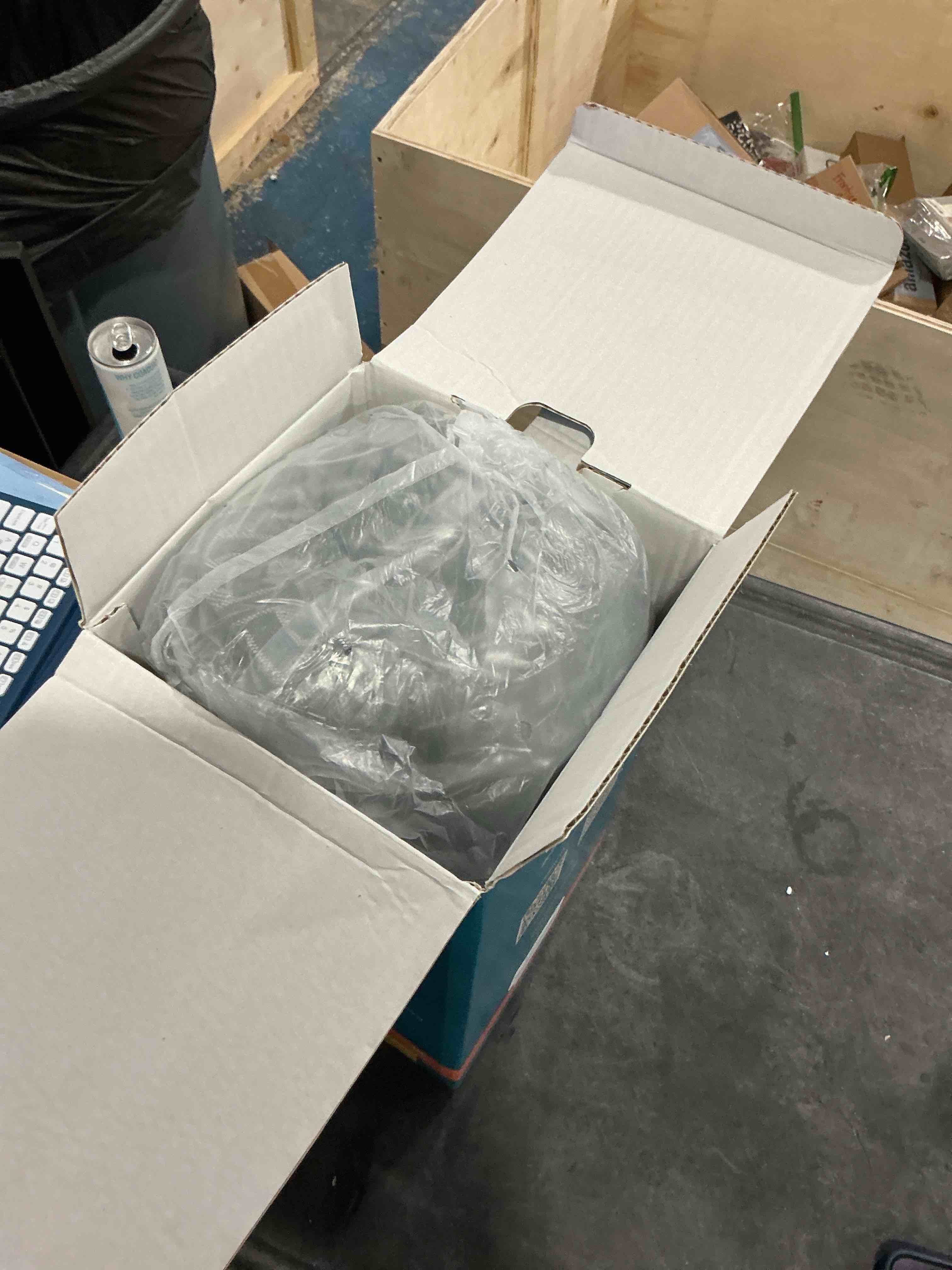 https://s3.amazonaws.com/lotting-images-prod/NonstopDeals/PNK3239014_1758751832140.jpeg