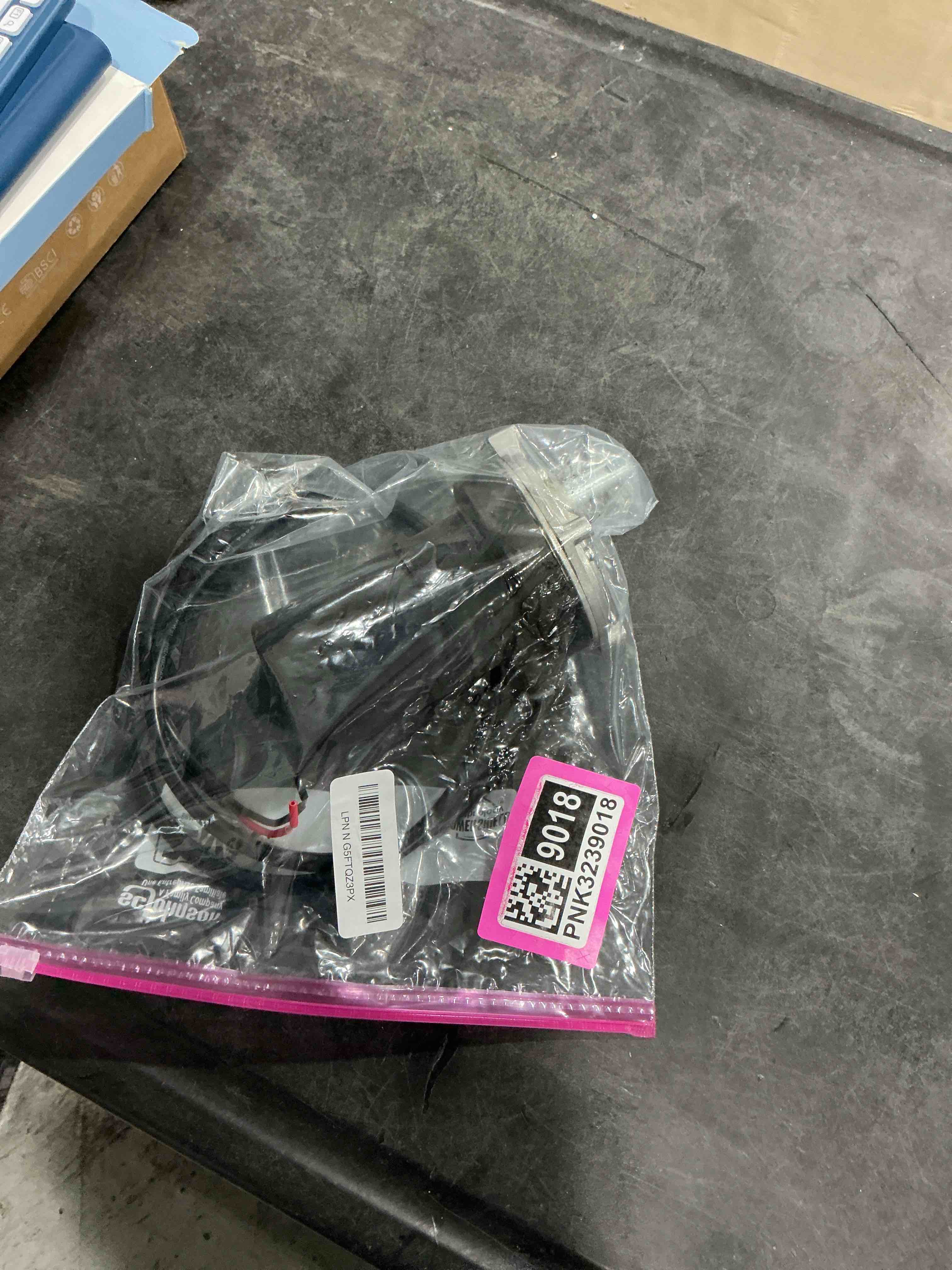 https://s3.amazonaws.com/lotting-images-prod/NonstopDeals/PNK3239018_1758752240798.jpeg