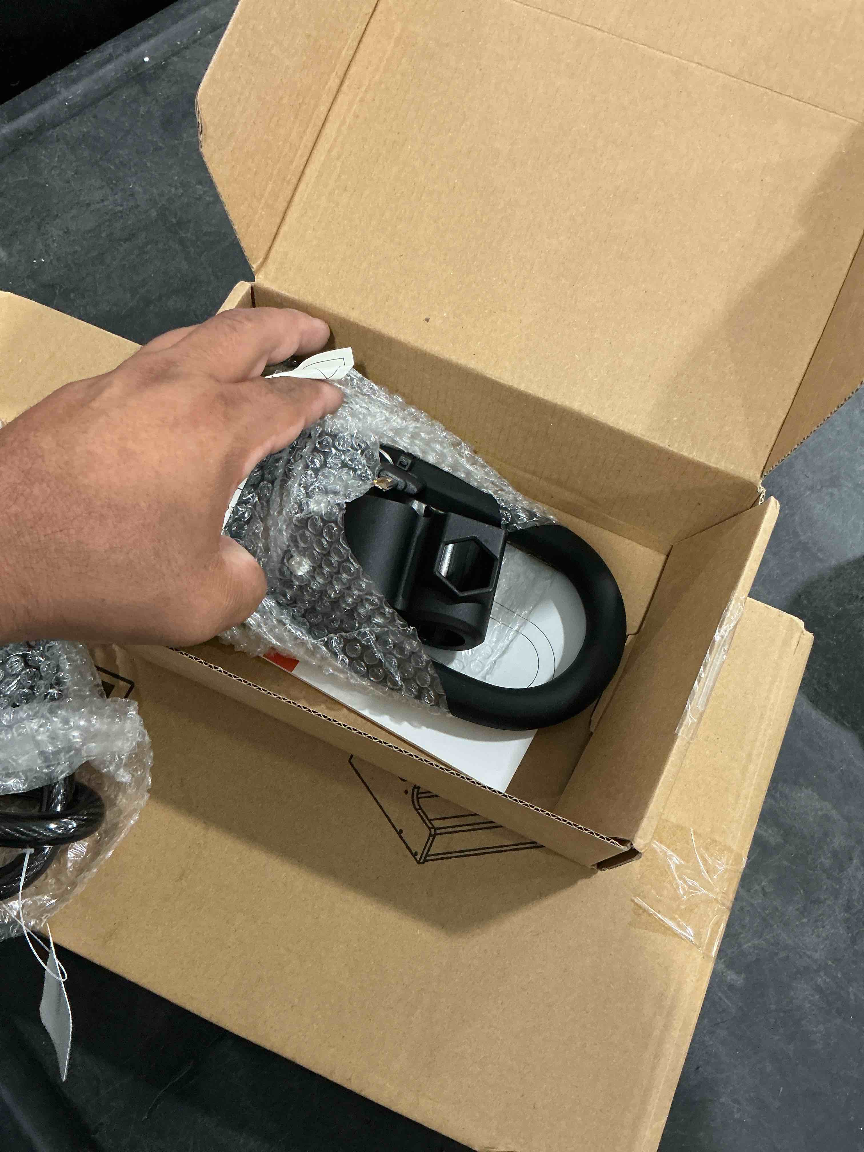 https://s3.amazonaws.com/lotting-images-prod/NonstopDeals/PNK3239096_1758813879070.jpeg