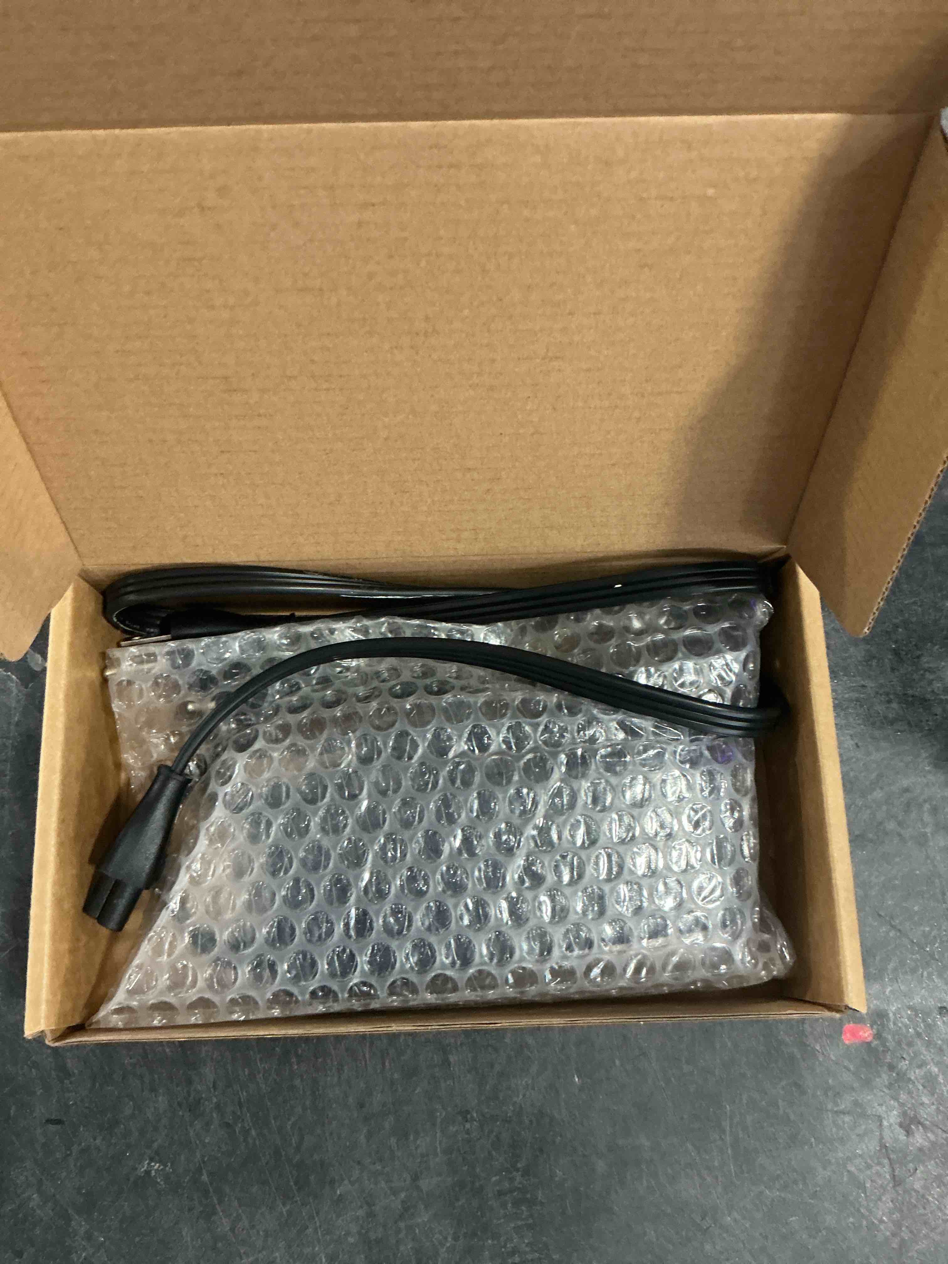 https://s3.amazonaws.com/lotting-images-prod/NonstopDeals/PNK3239132_1758817126536.jpeg